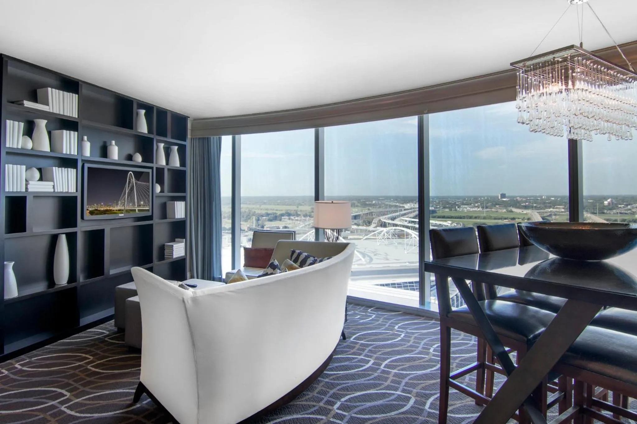 Photo of the whole room in Omni Dallas Hotel