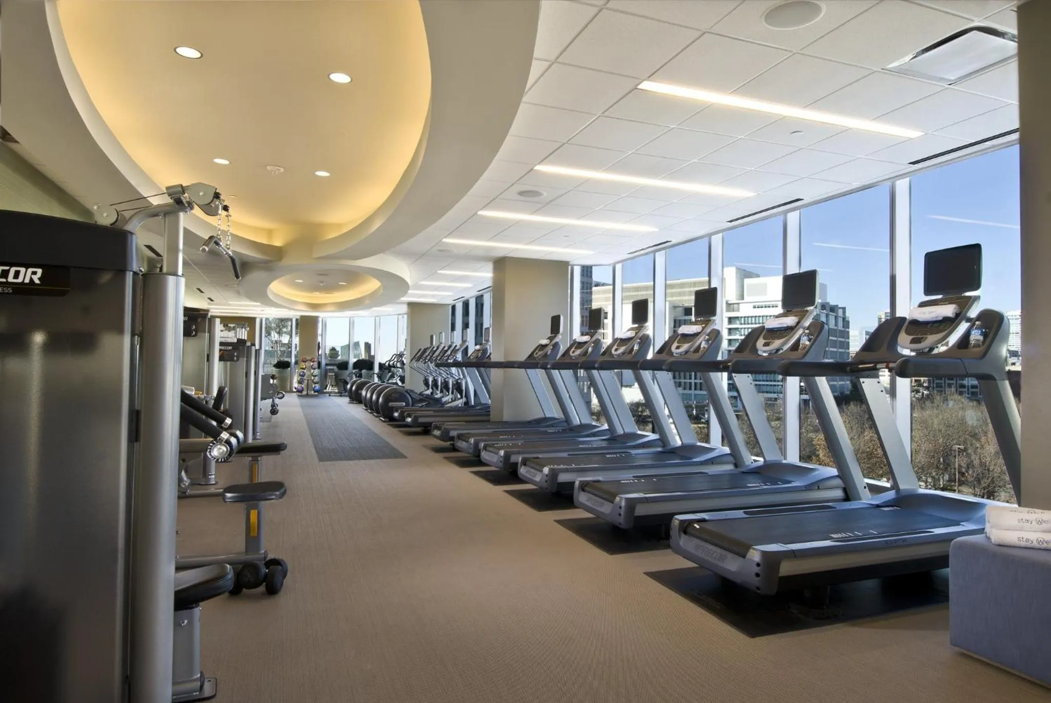 Fitness centre/facilities in Omni Dallas Hotel