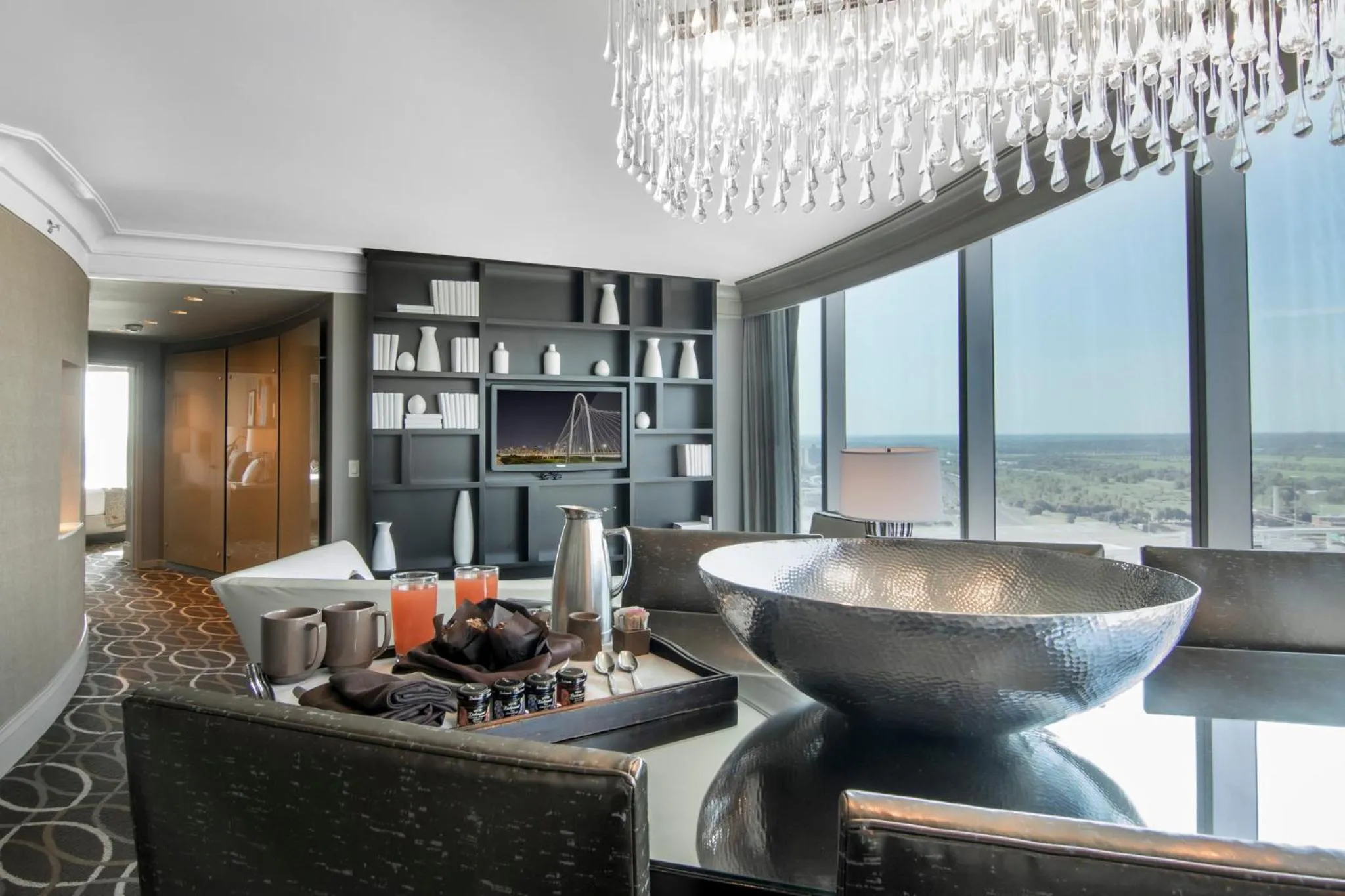 Photo of the whole room in Omni Dallas Hotel