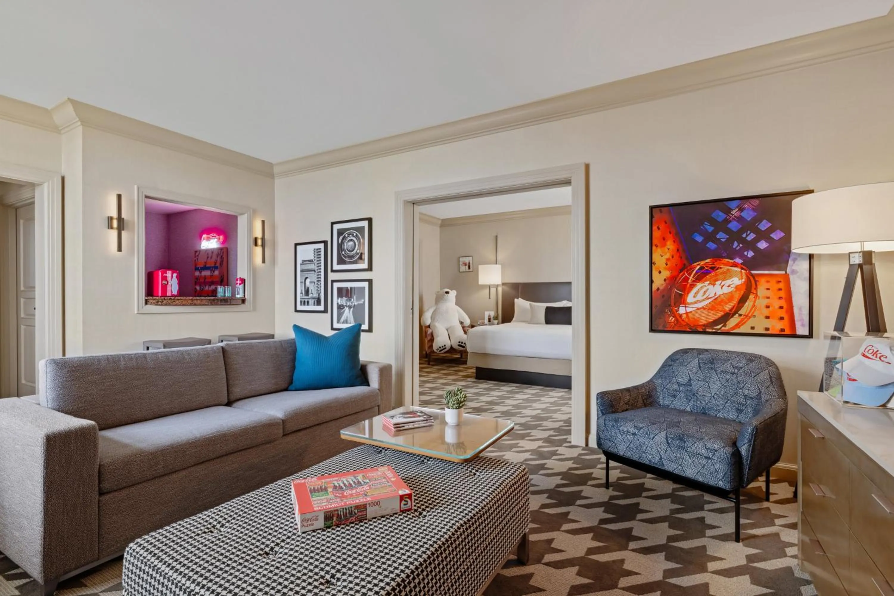 Property building, Bed in Omni Atlanta Hotel at Centennial Park