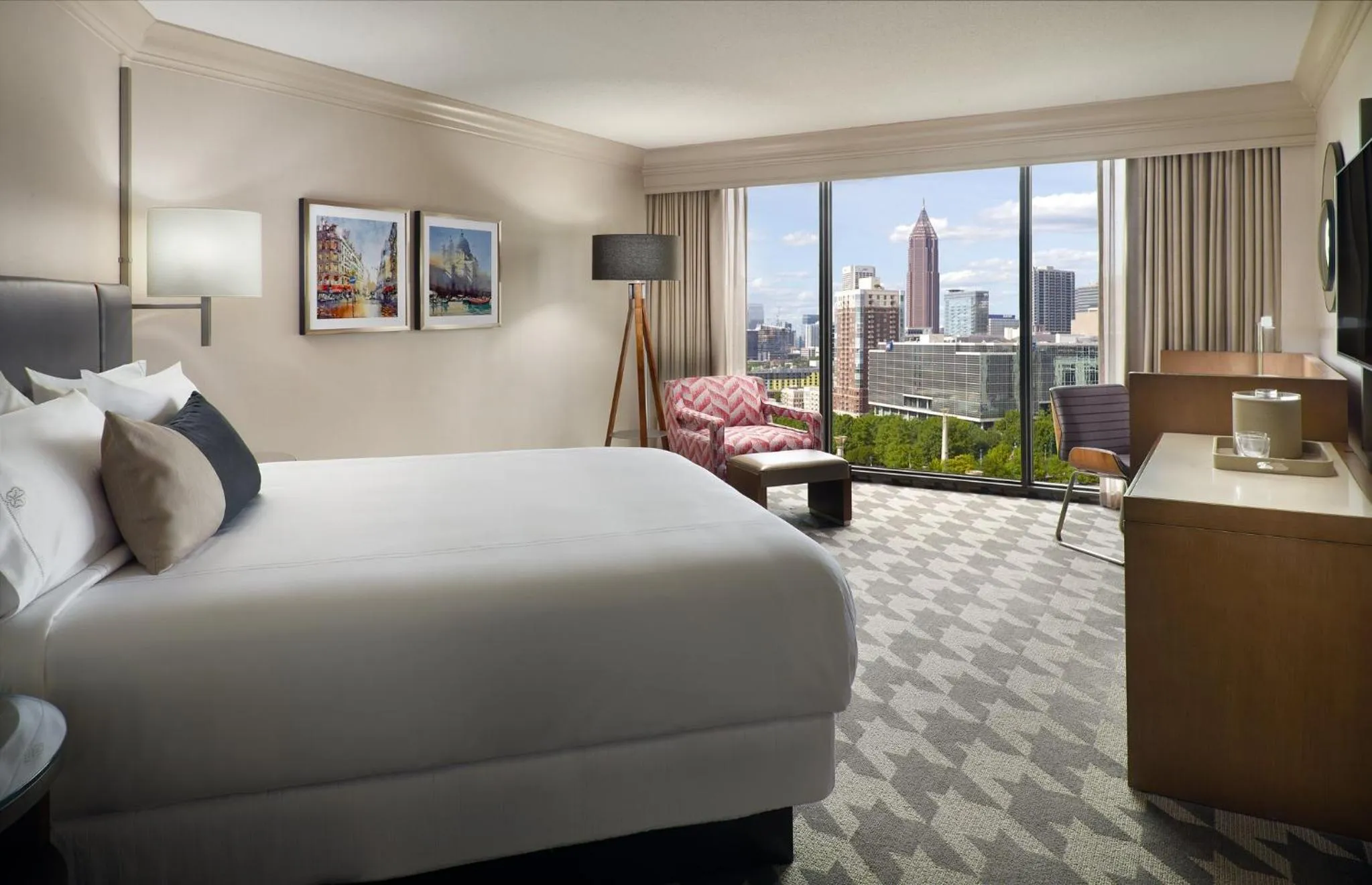 Property building, Bed in Omni Atlanta Hotel at Centennial Park