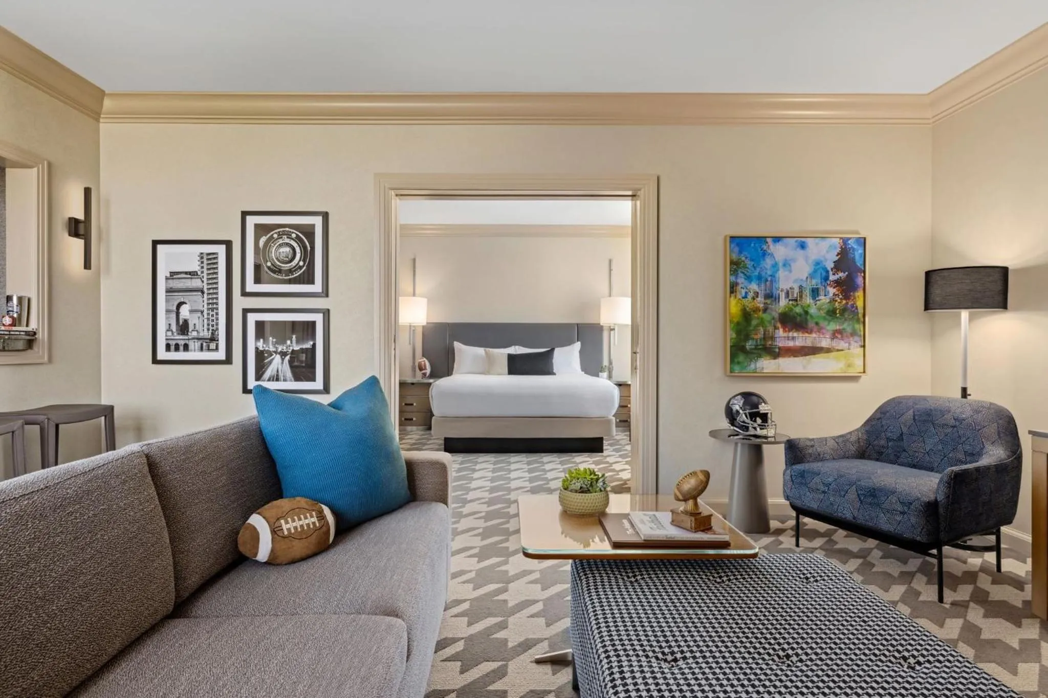 Photo of the whole room, Bed in Omni Atlanta Hotel at Centennial Park