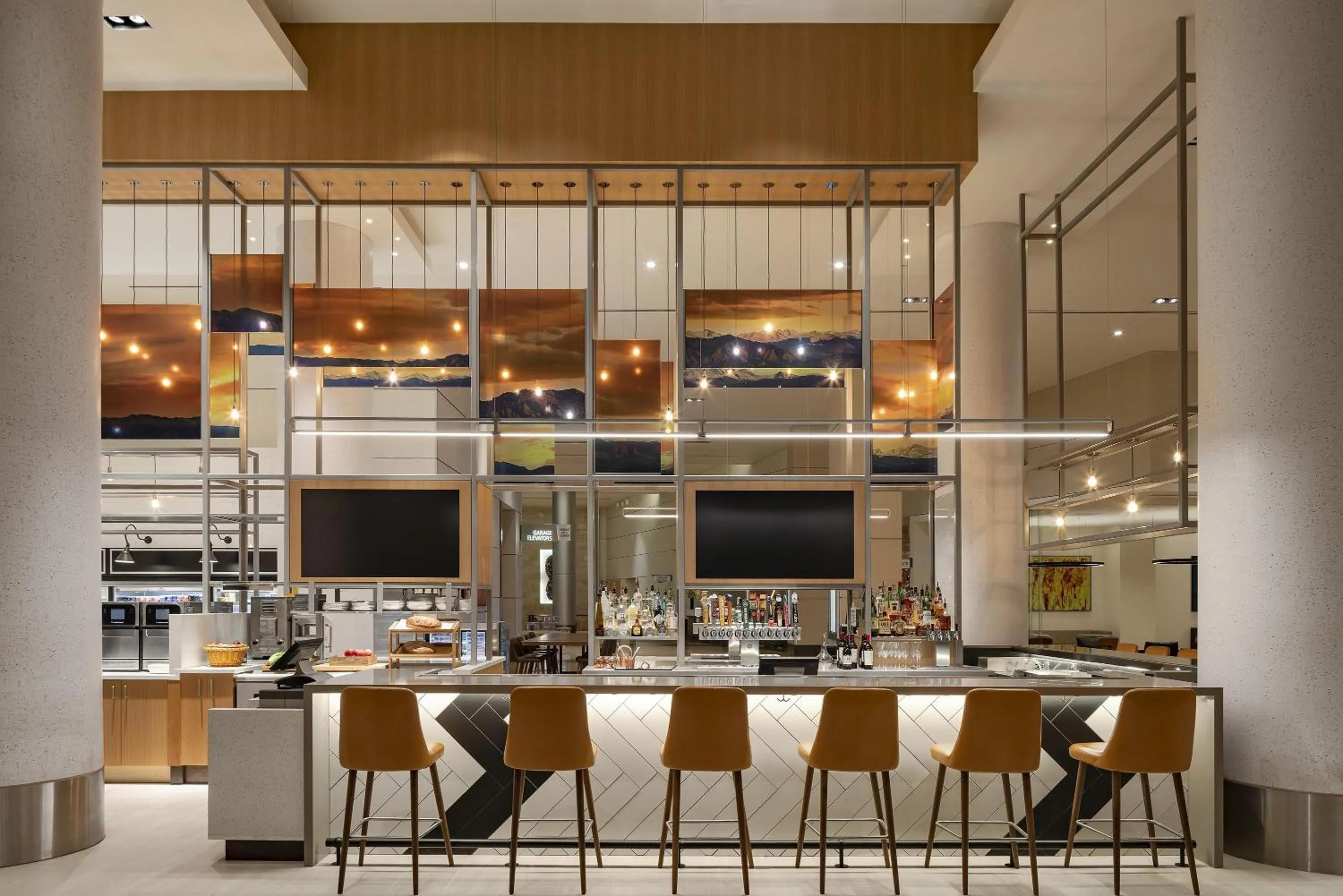 Lounge or bar in Hyatt Regency Denver at Colorado Convention Center