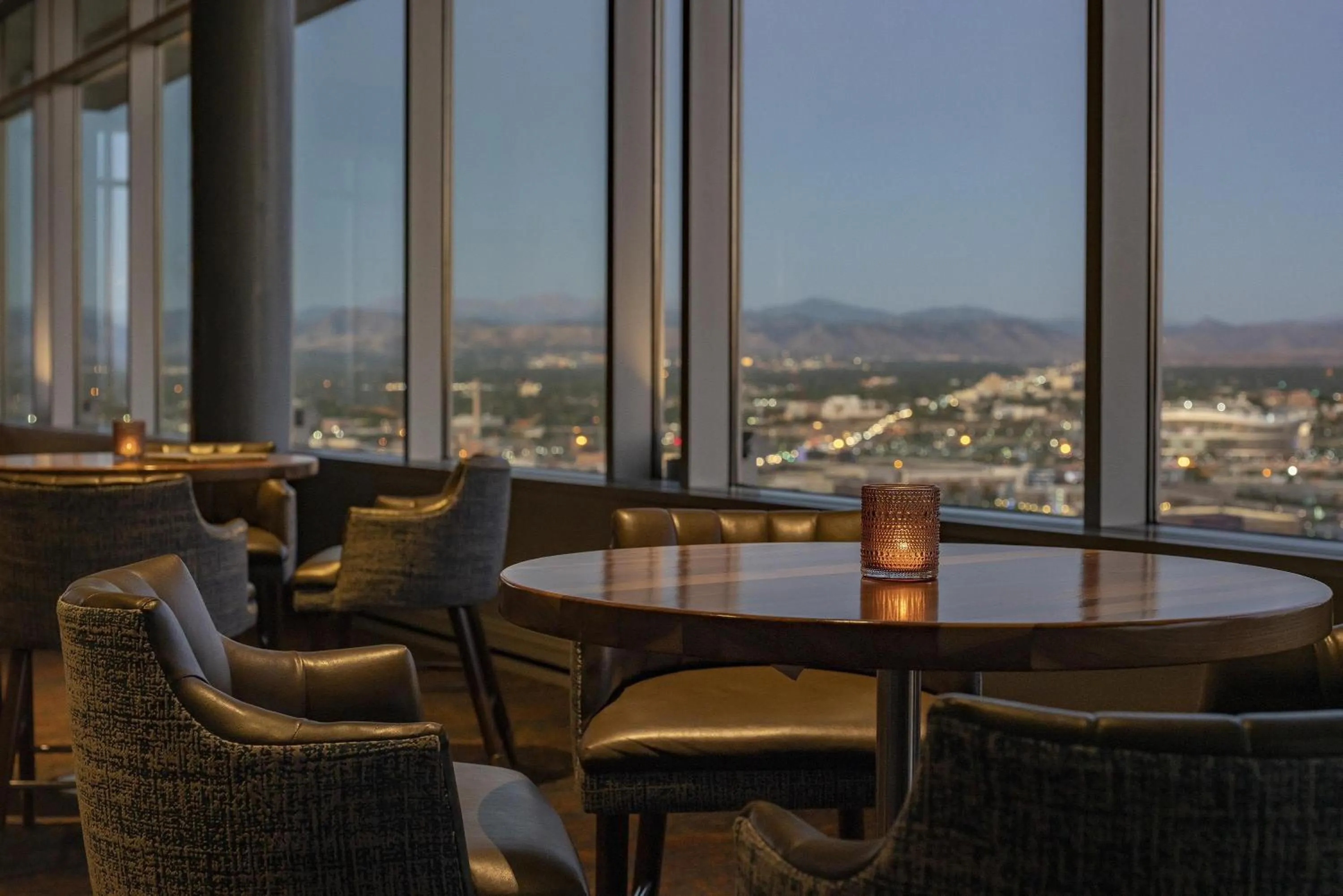 Lounge or bar in Hyatt Regency Denver at Colorado Convention Center
