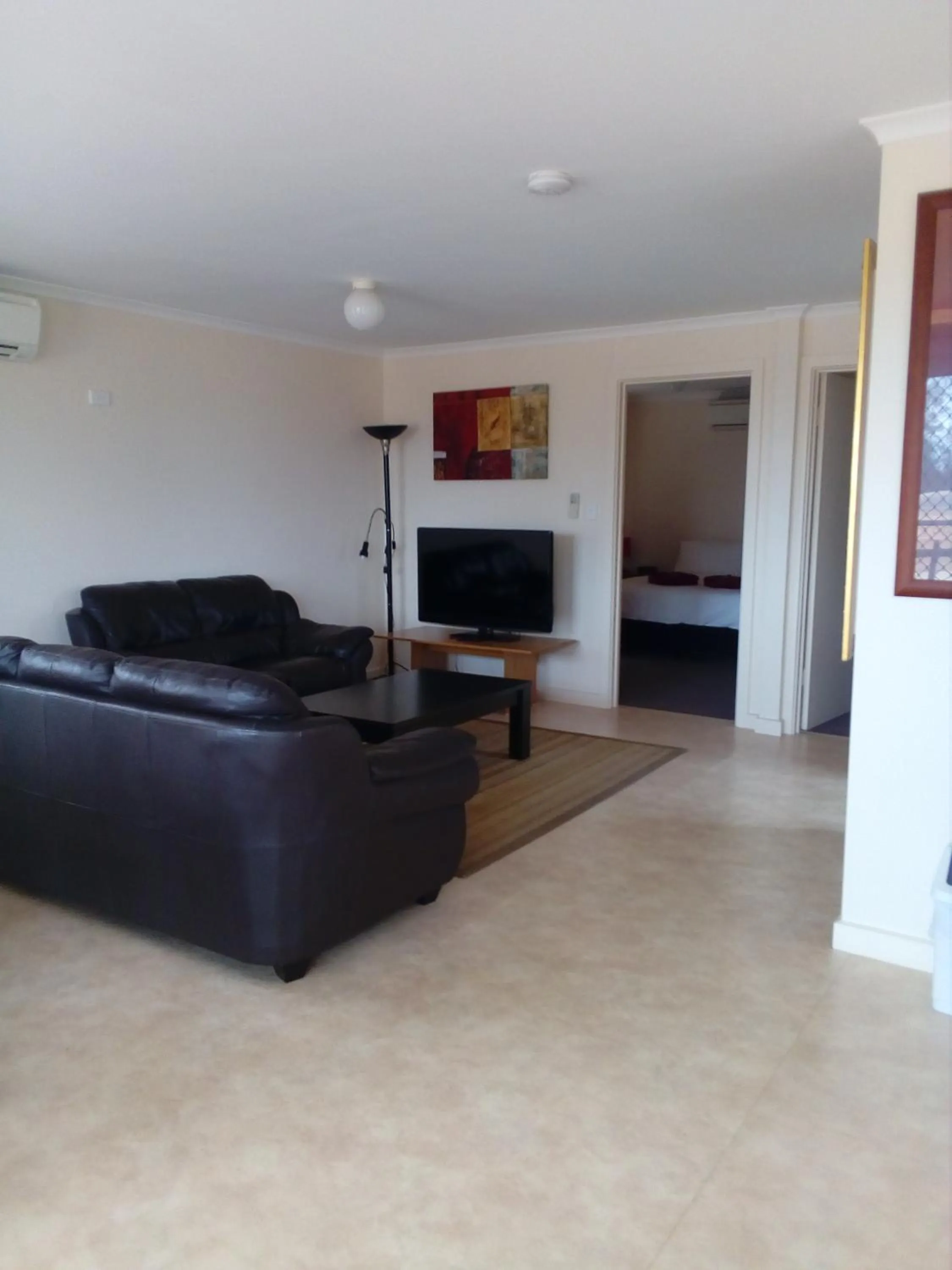 Living room in Airport Whyalla Motel