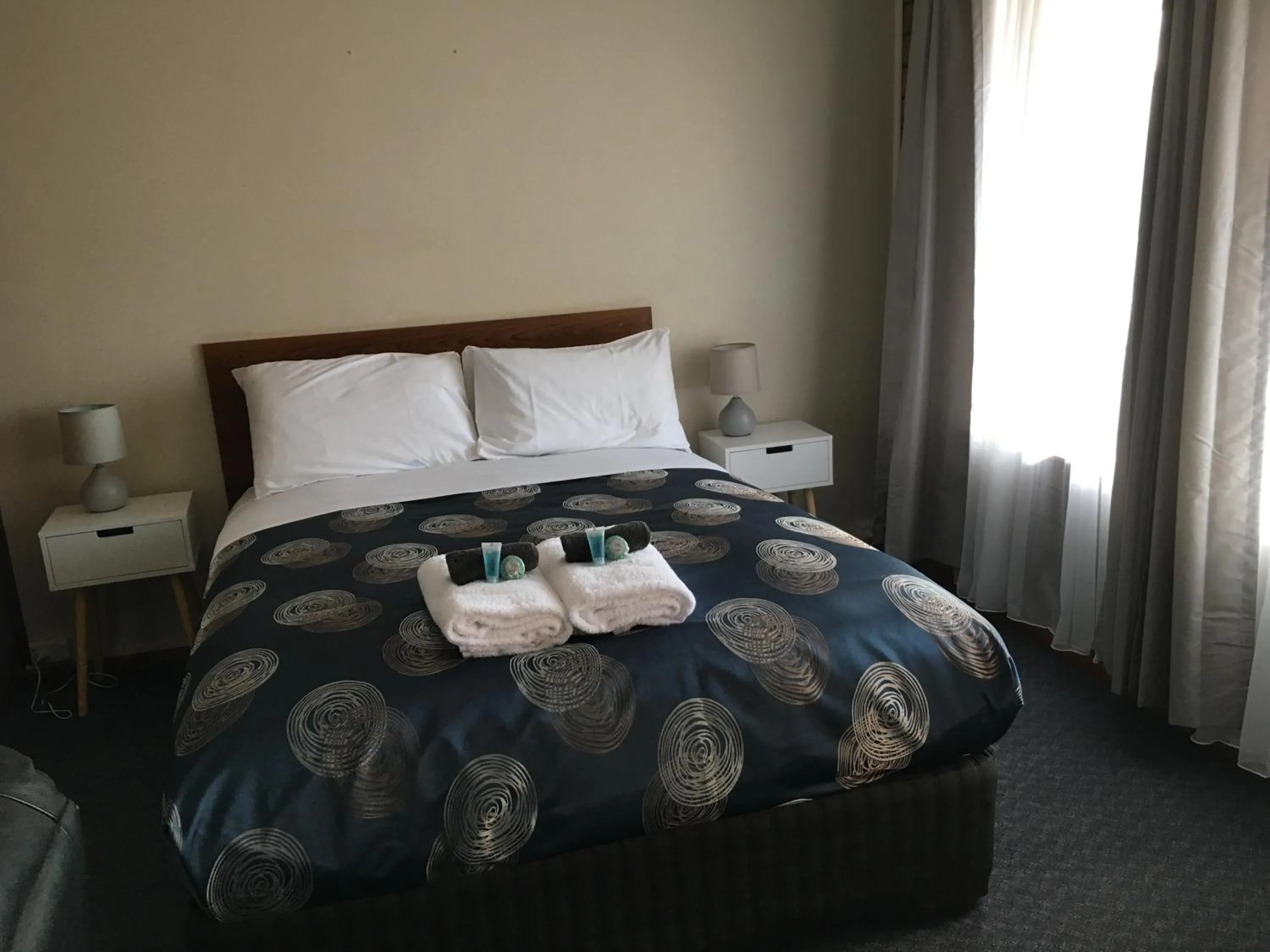 Bed in Airport Whyalla Motel