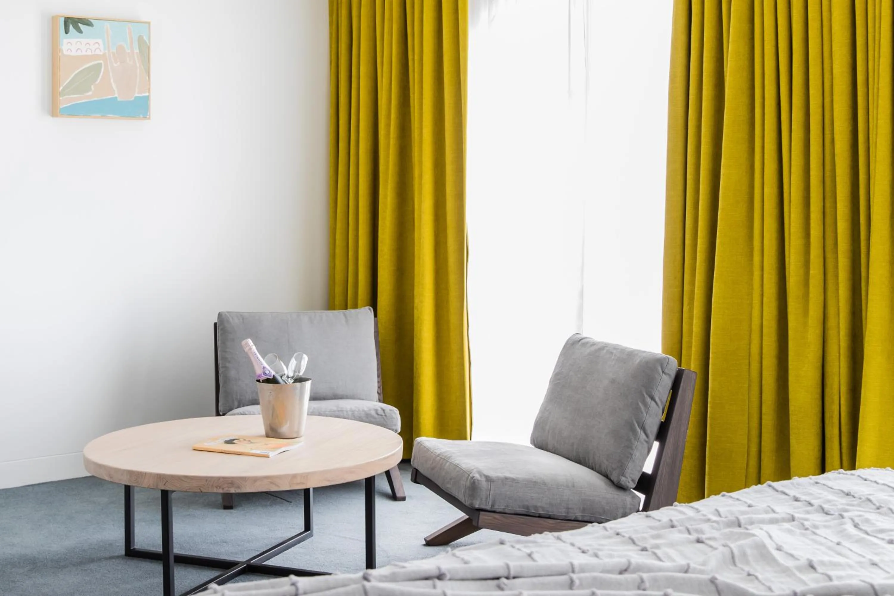 Living room, Bed in Hotel Ravesis