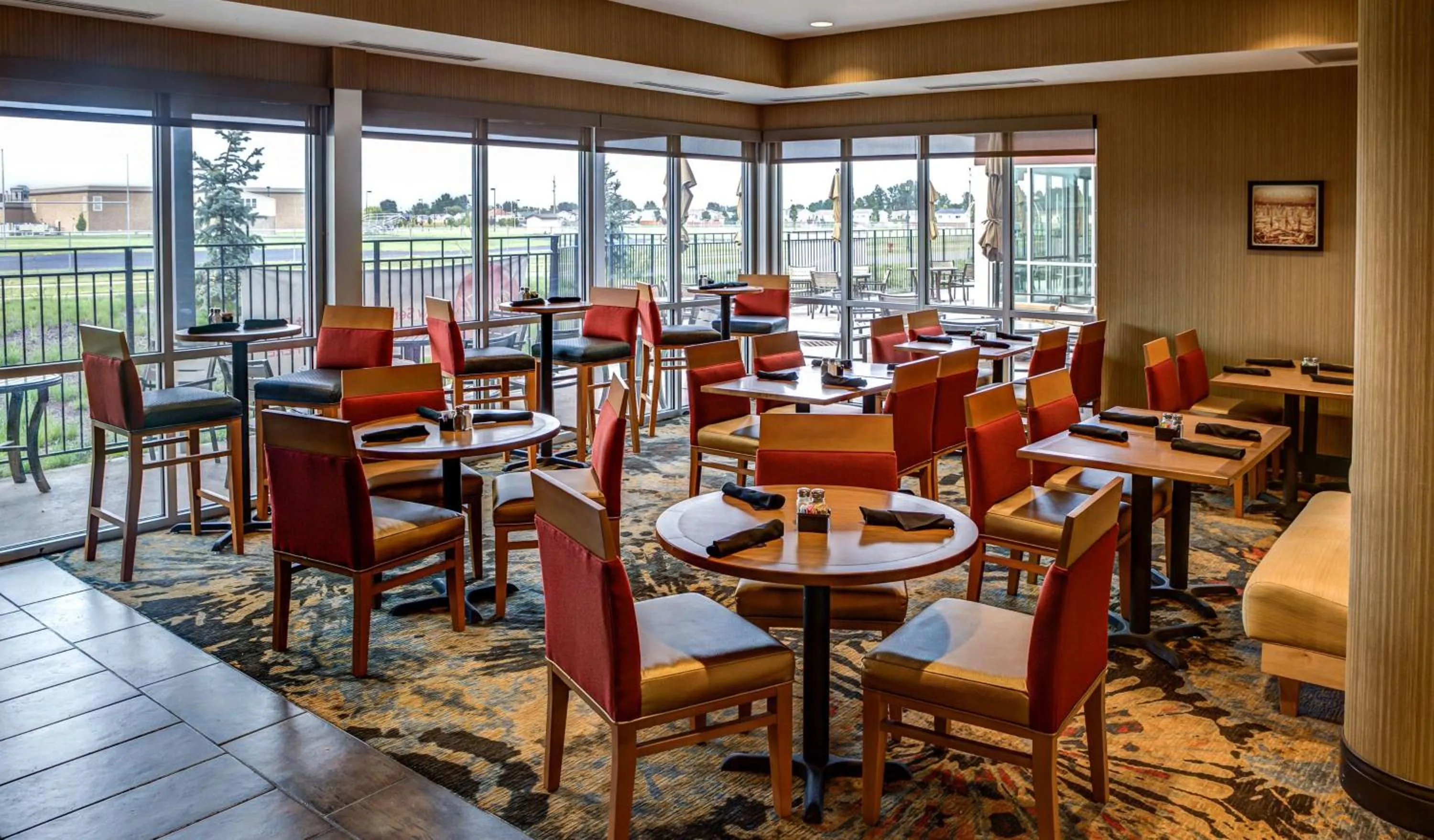 Restaurant/places to eat in DoubleTree by Hilton West Fargo Sanford Medical Center Area
