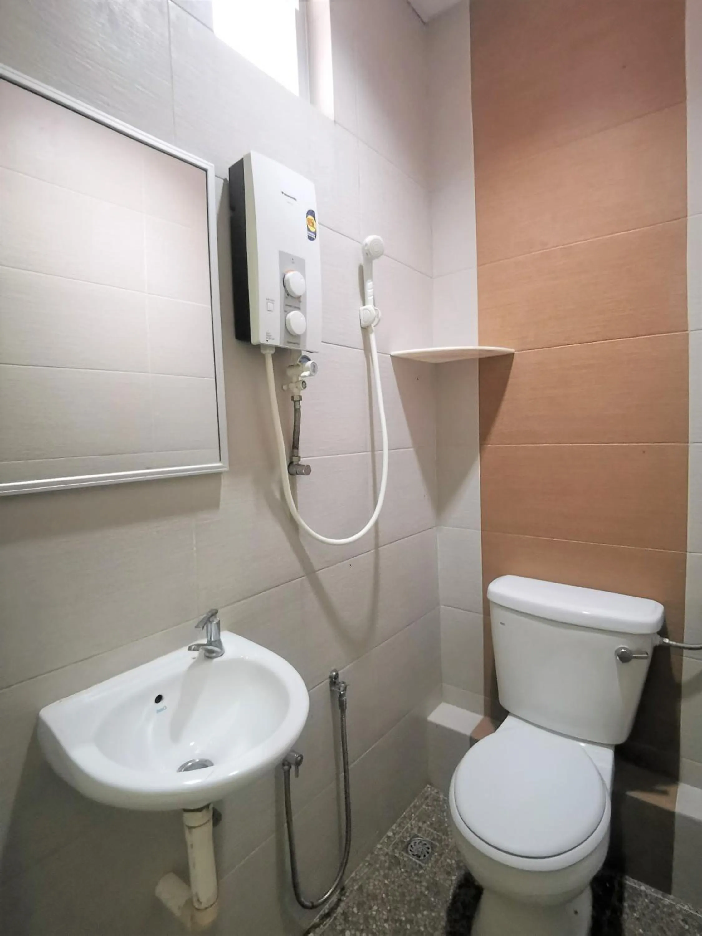 Toilet in Star Lodge