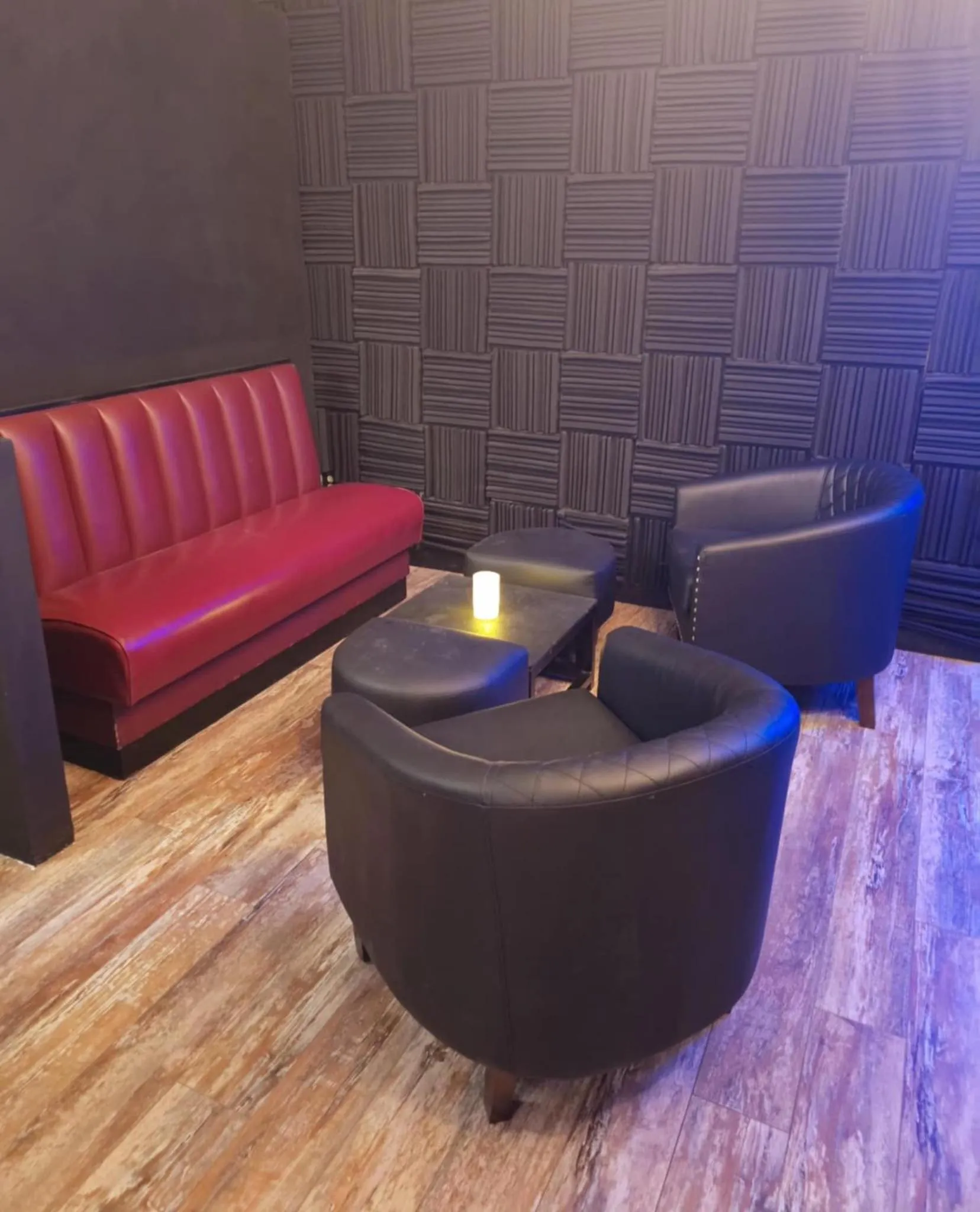 Lounge or bar in Boarders Inn & Suites by Cobblestone Hotels - Brush