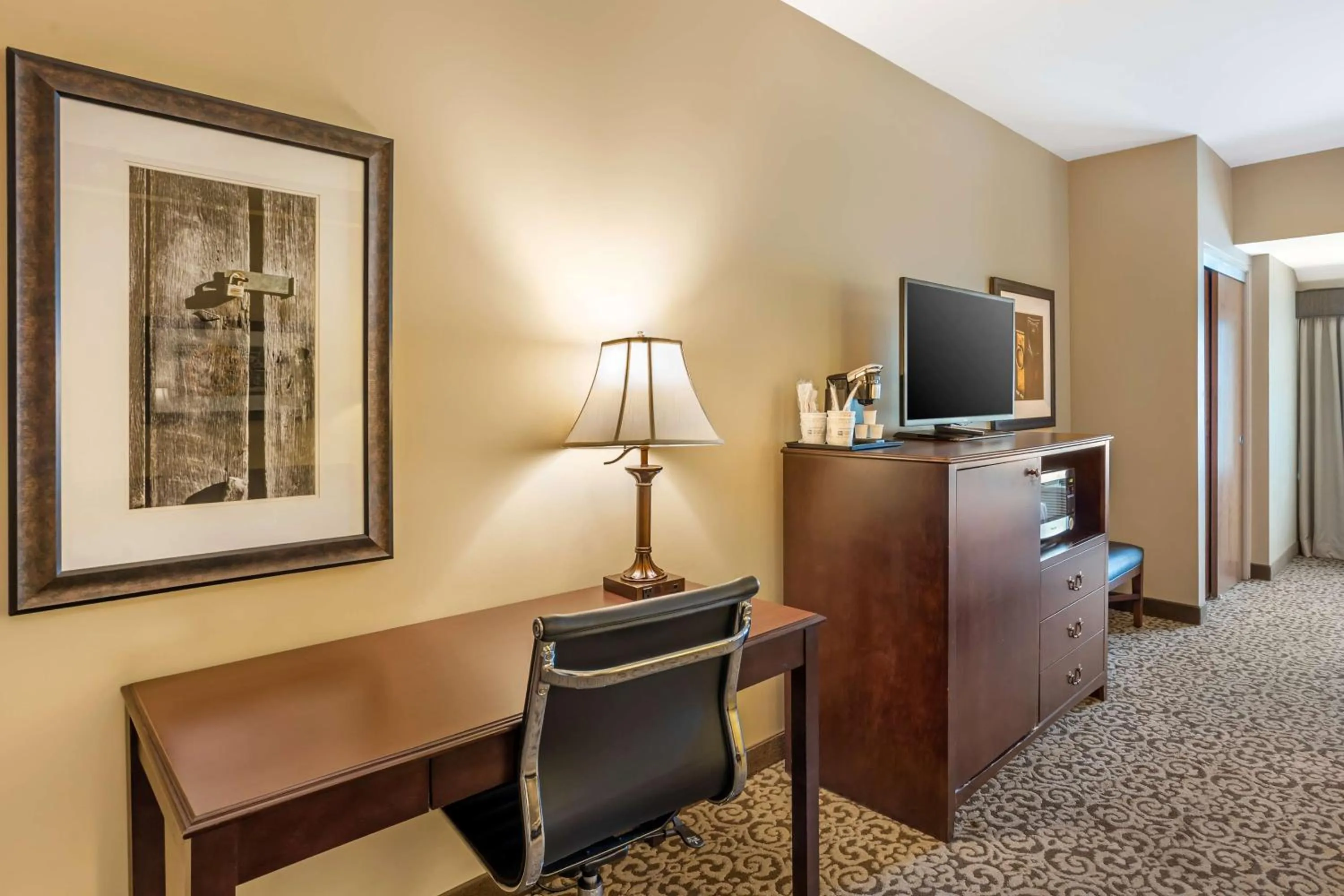 Bedroom in Best Western Plus Intercourse Village Inn