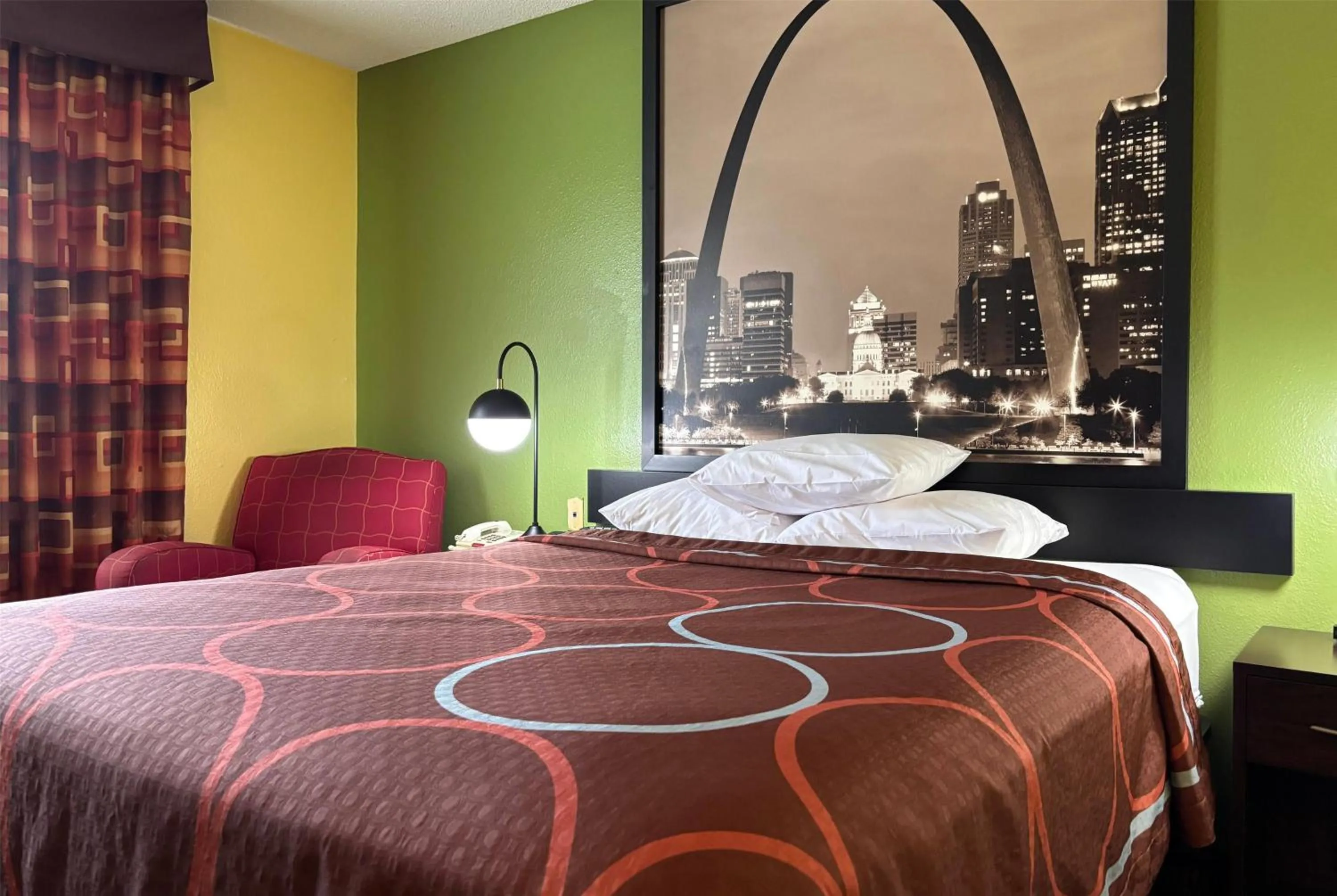 Photo of the whole room, Bed in Super 8 by Wyndham Jacksonville