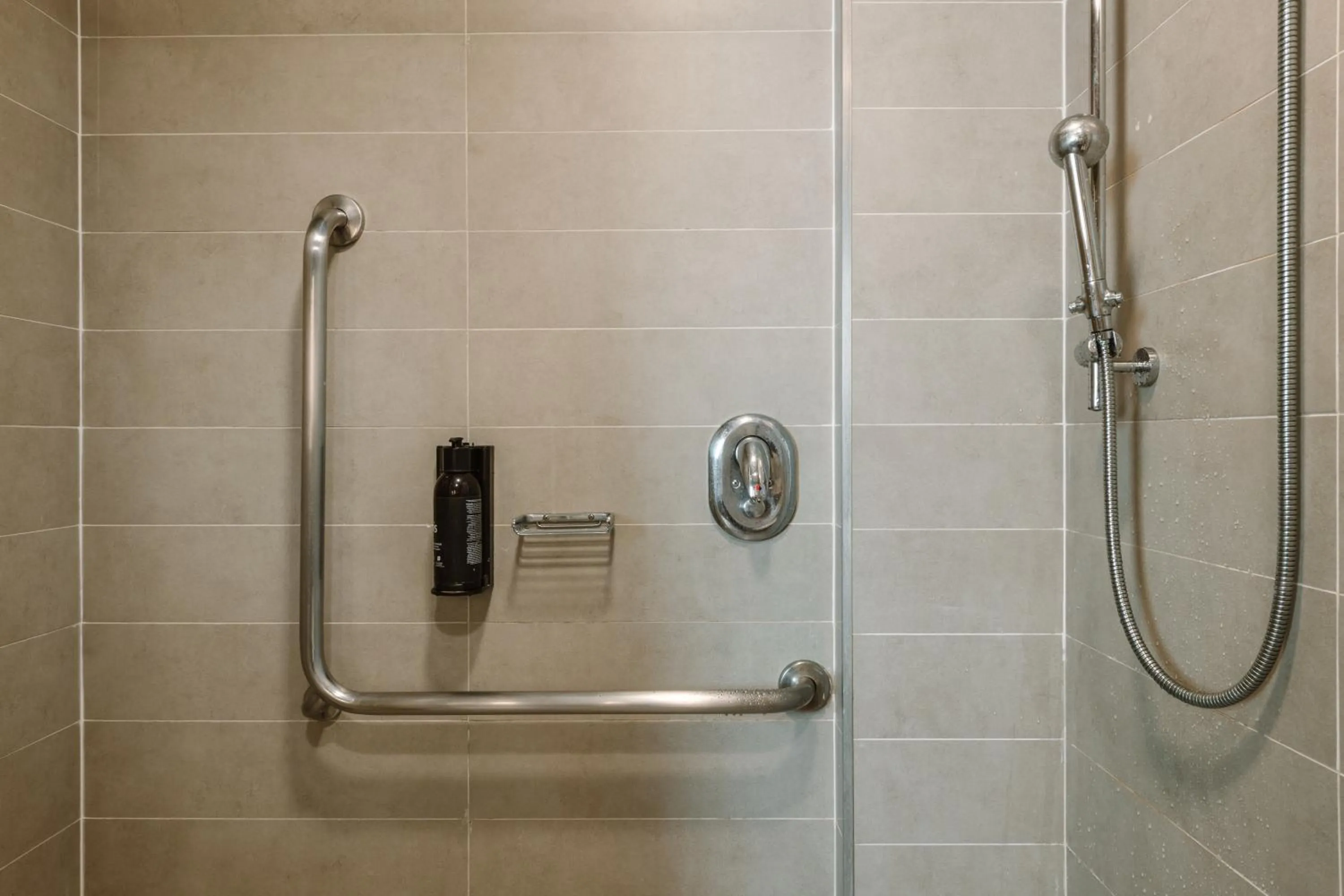 Shower in ibis Juazeiro do Norte