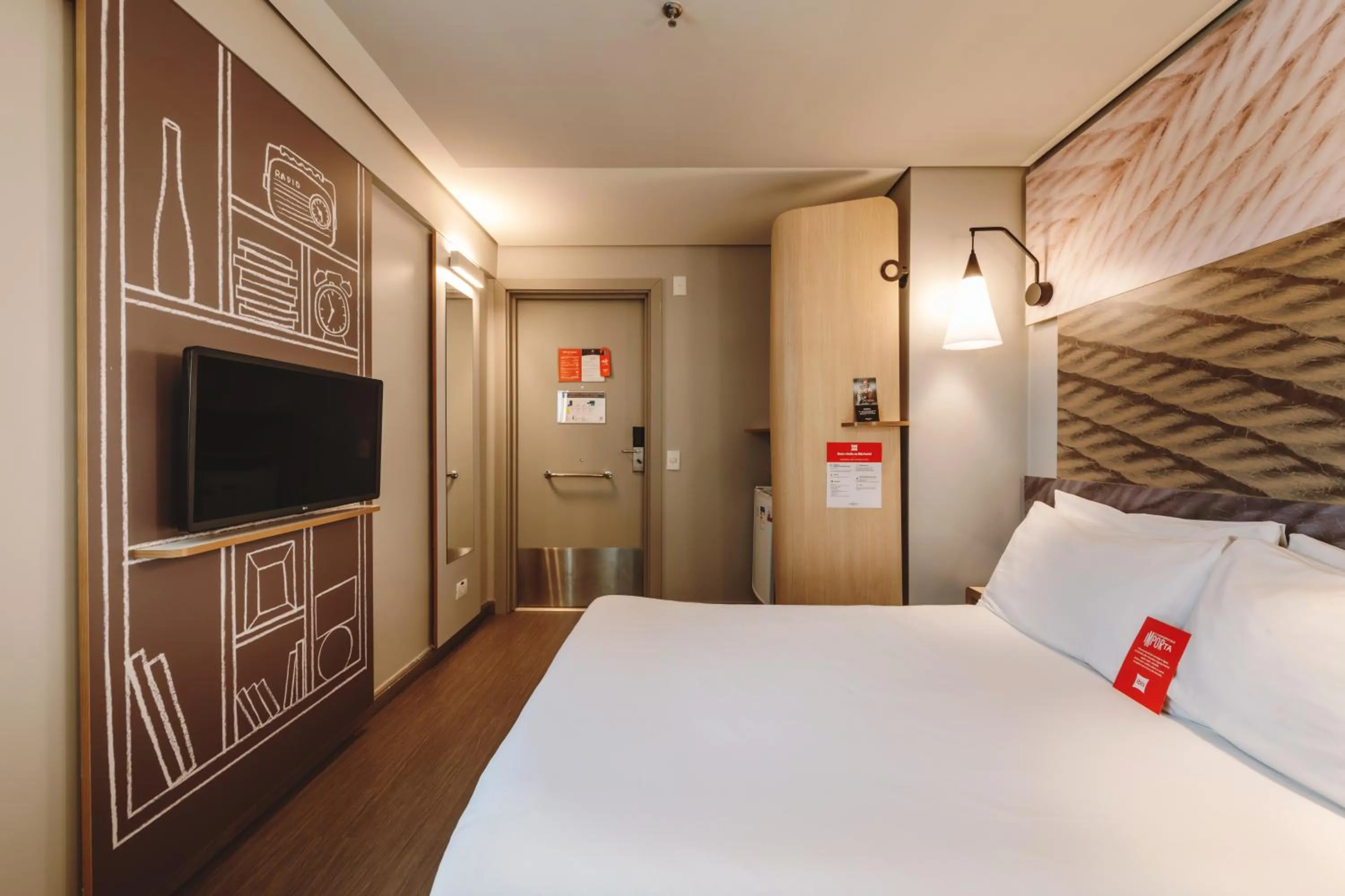 Photo of the whole room, Bed in ibis Juazeiro do Norte