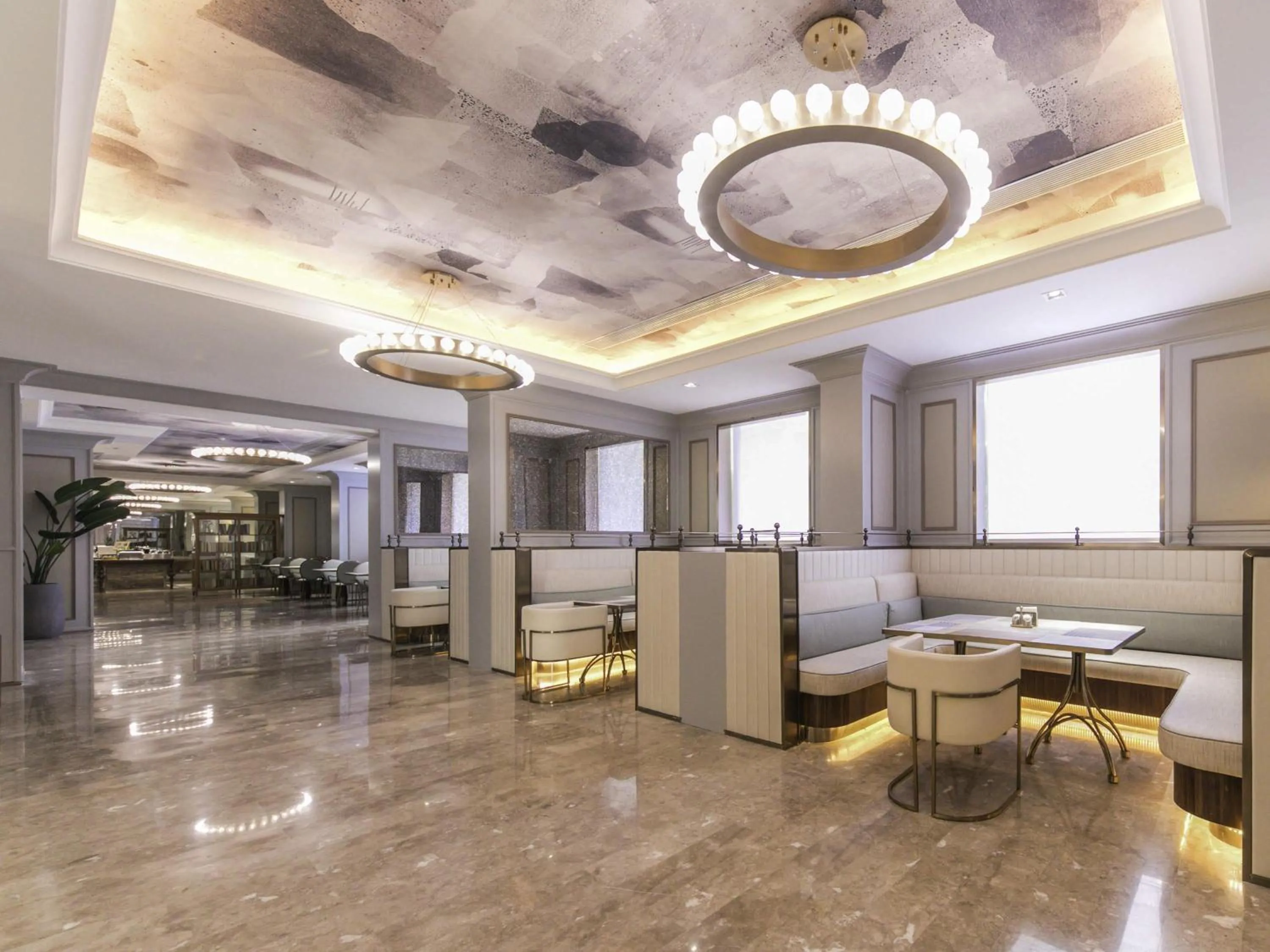 Restaurant/places to eat in Mercure Xi'an Downtown