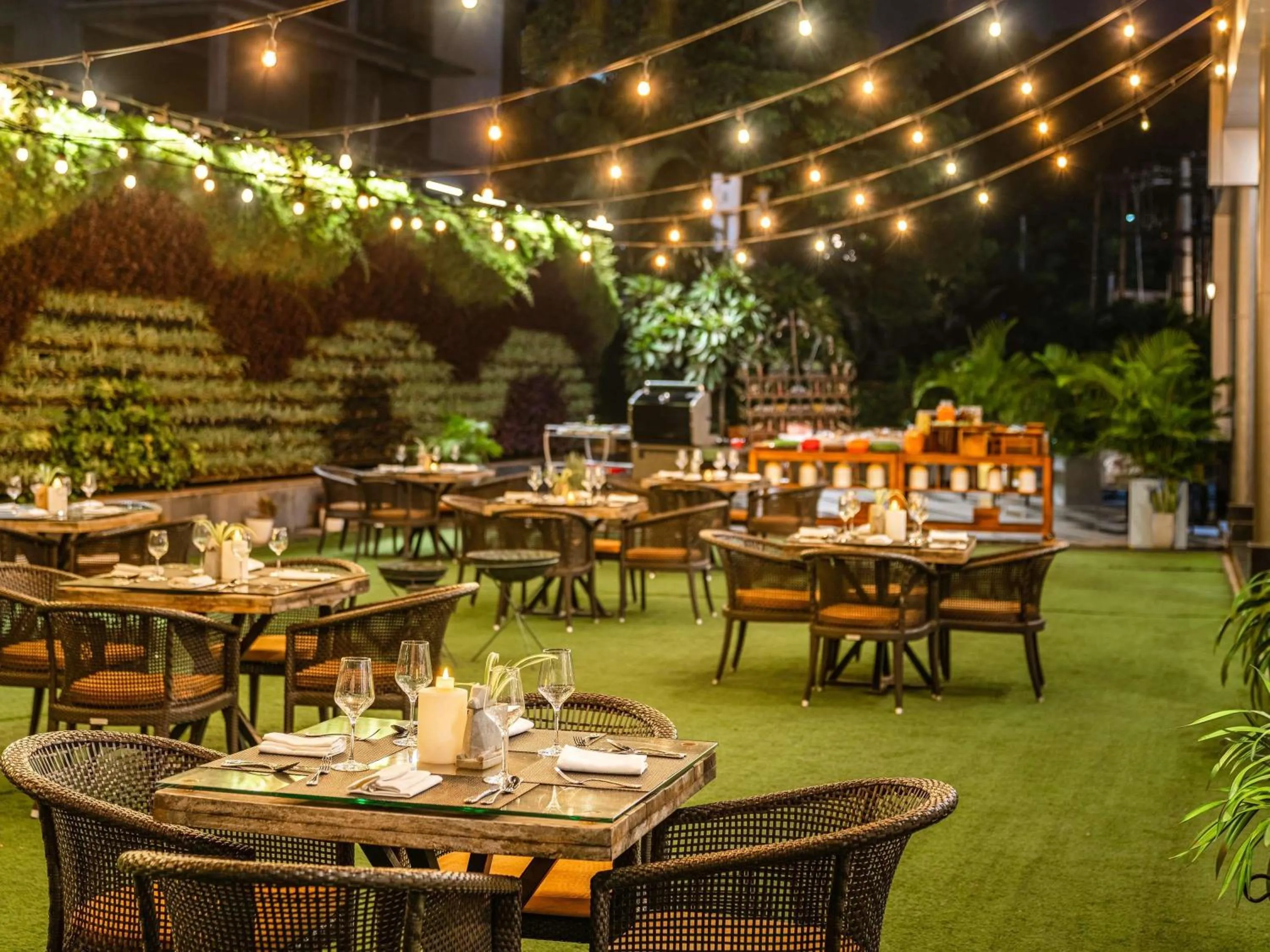 Lounge or bar in Grand Mercure Bengaluru at Gopalan Mall - An Accor Brand