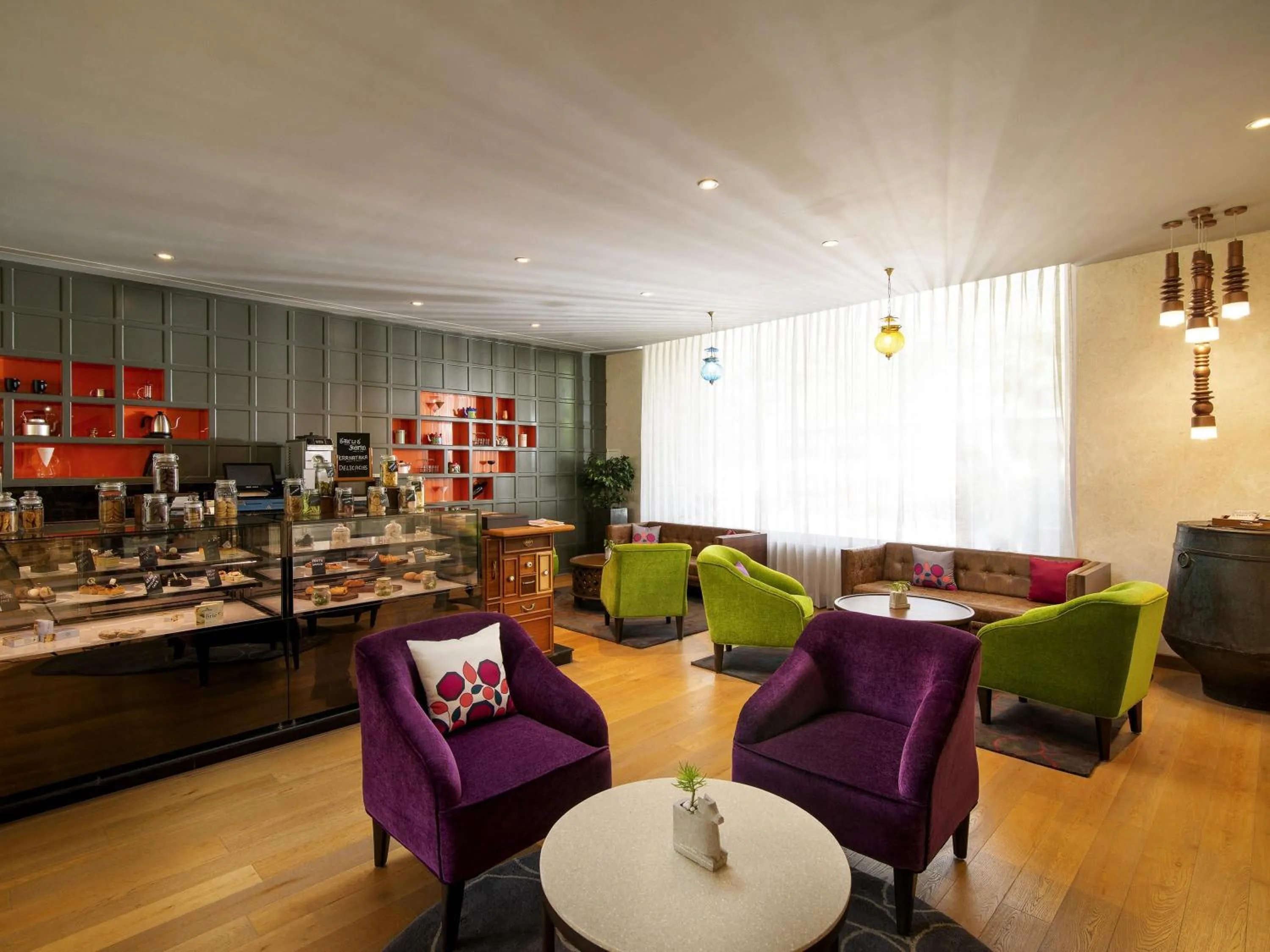 Lounge or bar in Grand Mercure Bengaluru at Gopalan Mall - An Accor Brand