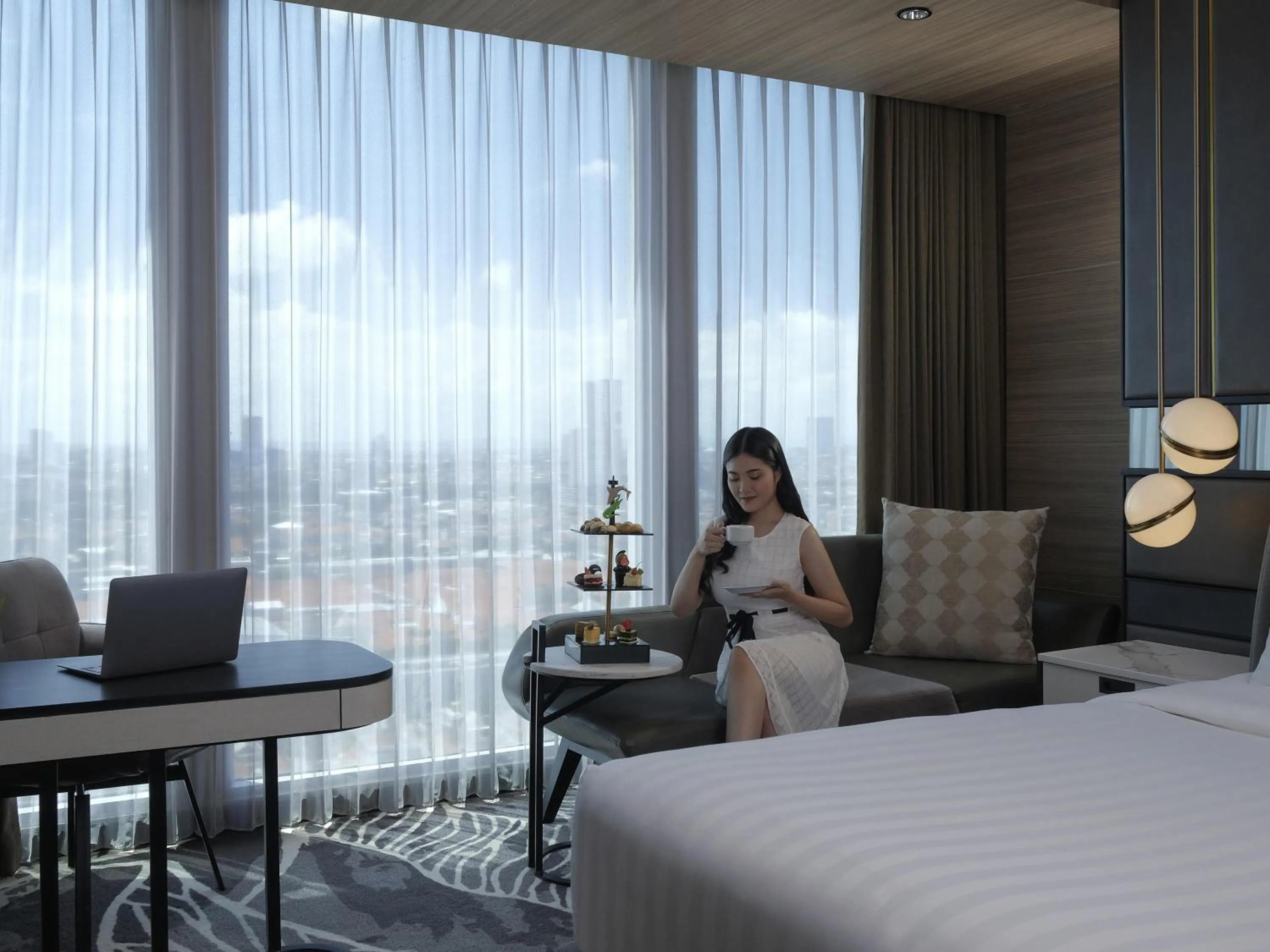 Bedroom, Bed in Movenpick Surabaya City