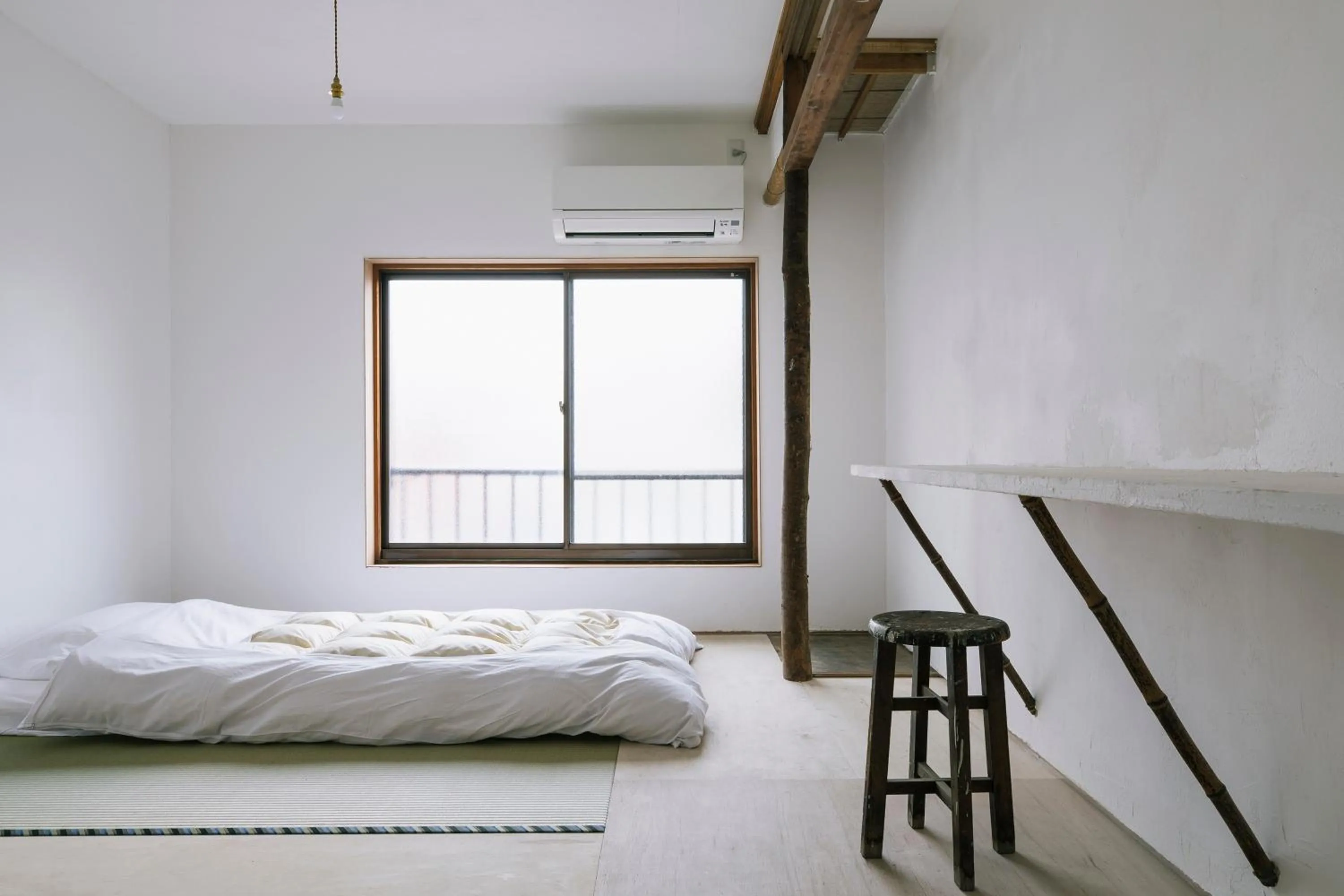 View (from property/room), Bed in Atelier & Hostel Nagaisa-Ura