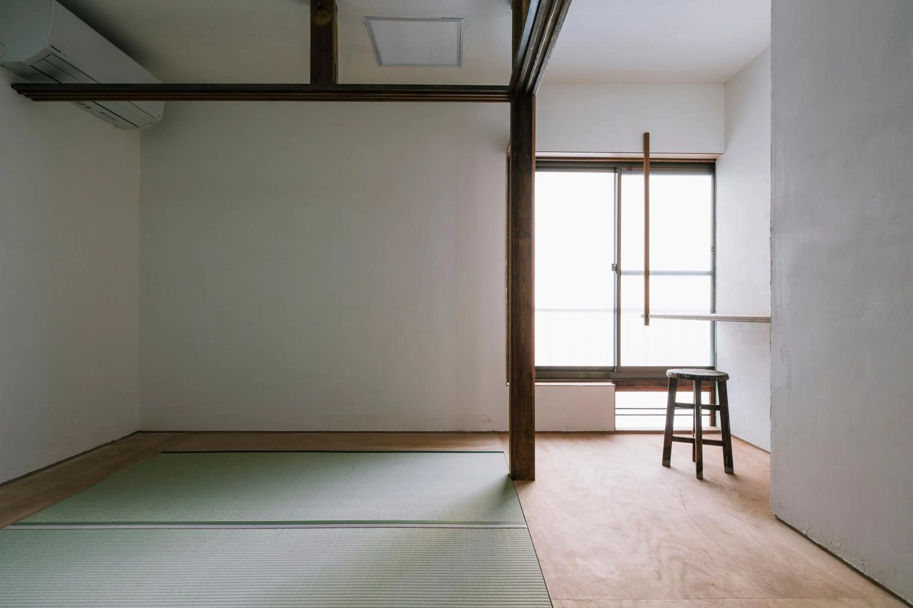 Photo of the whole room in Atelier & Hostel Nagaisa-Ura