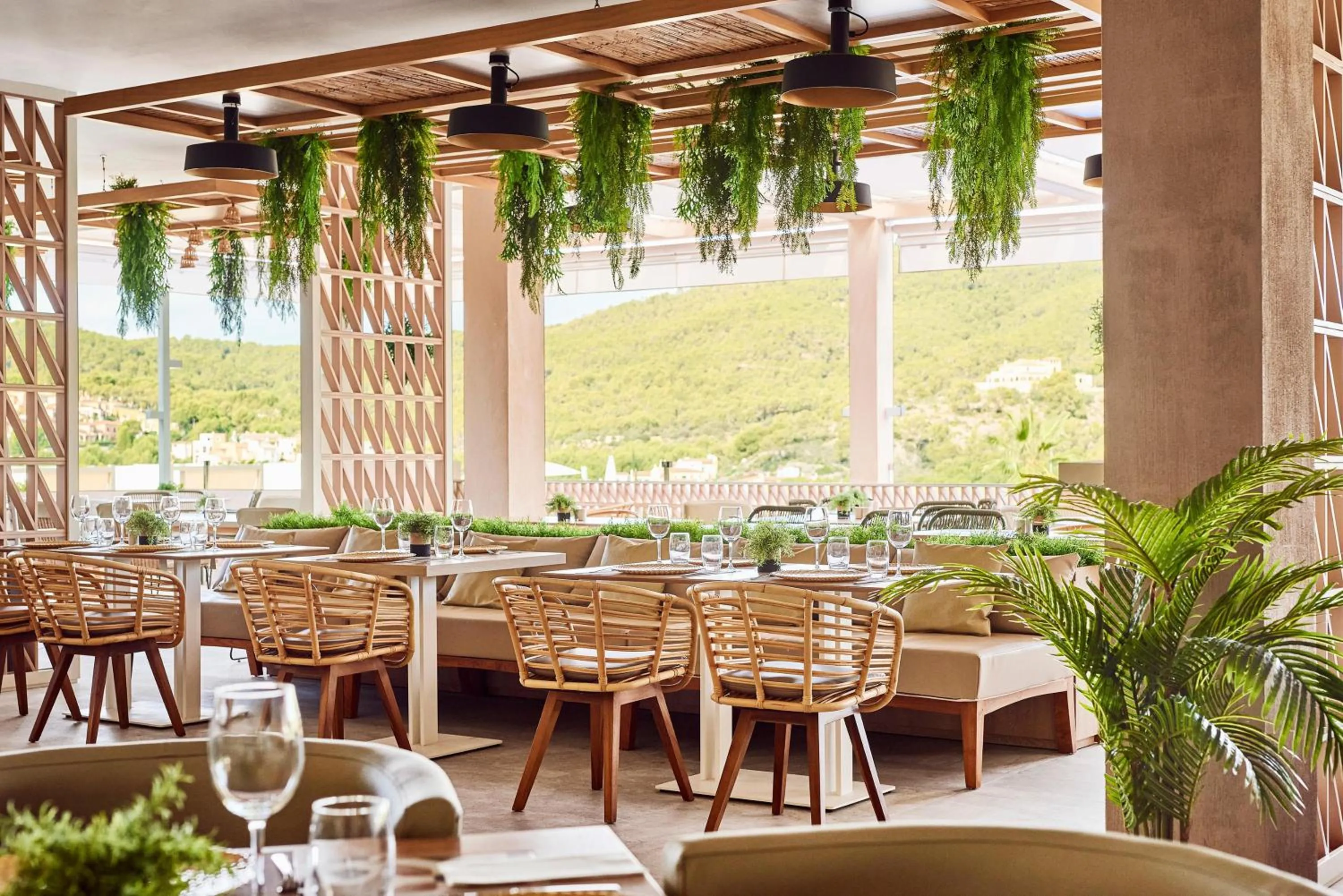 Restaurant/places to eat in Zafiro Palace Andratx