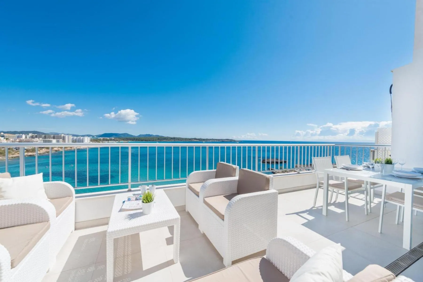 Two-Bedroom Apartment in Luisamar Sea View