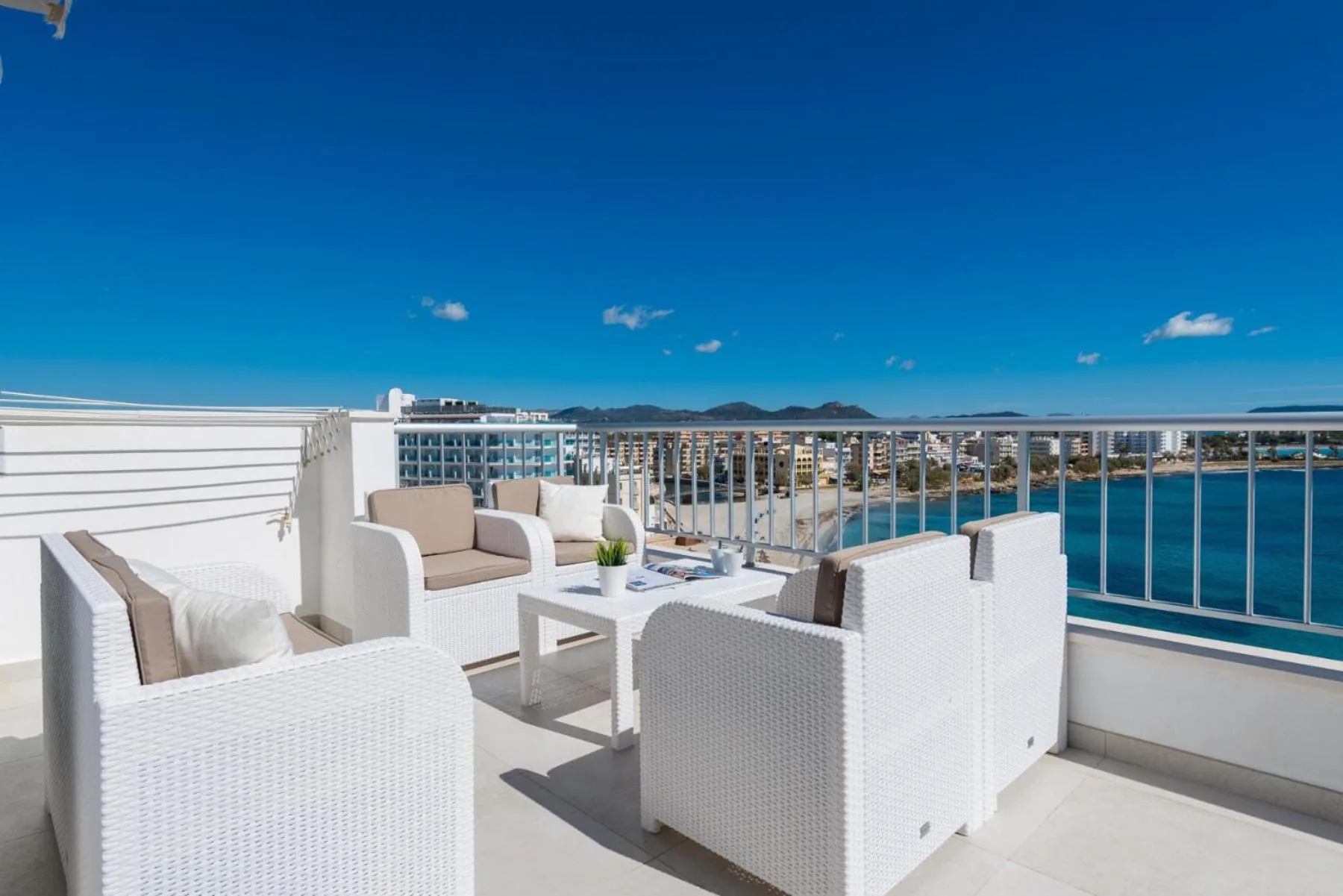 Two-Bedroom Apartment in Luisamar Sea View