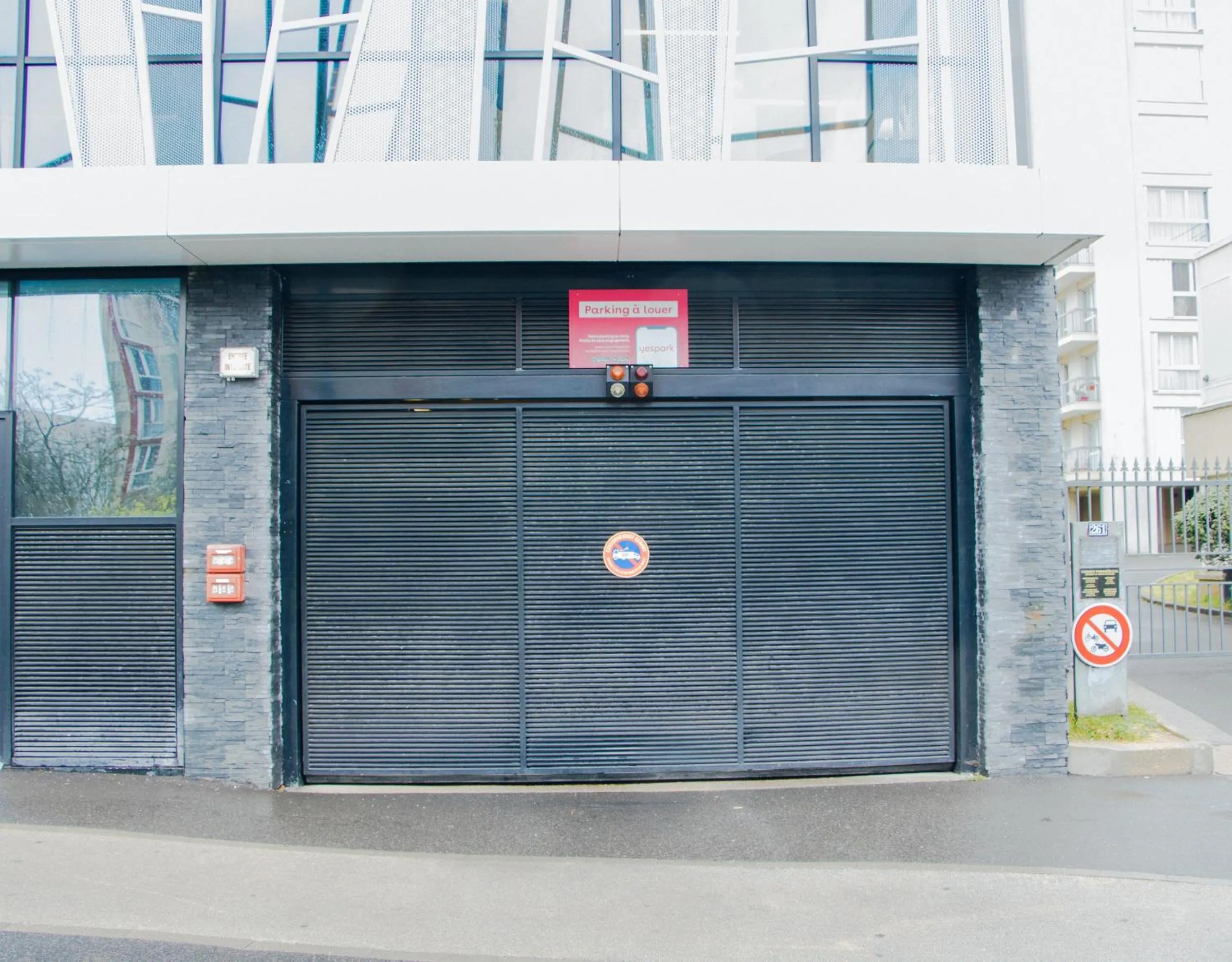 Parking in Twenty Business Flats Maisons Alfort Les Juilliottes