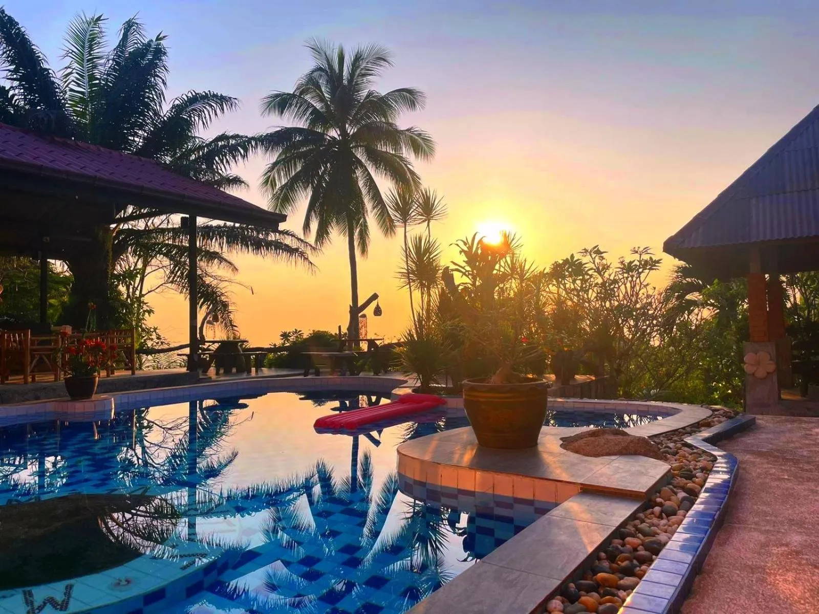 Sunset in Sairee View Resort