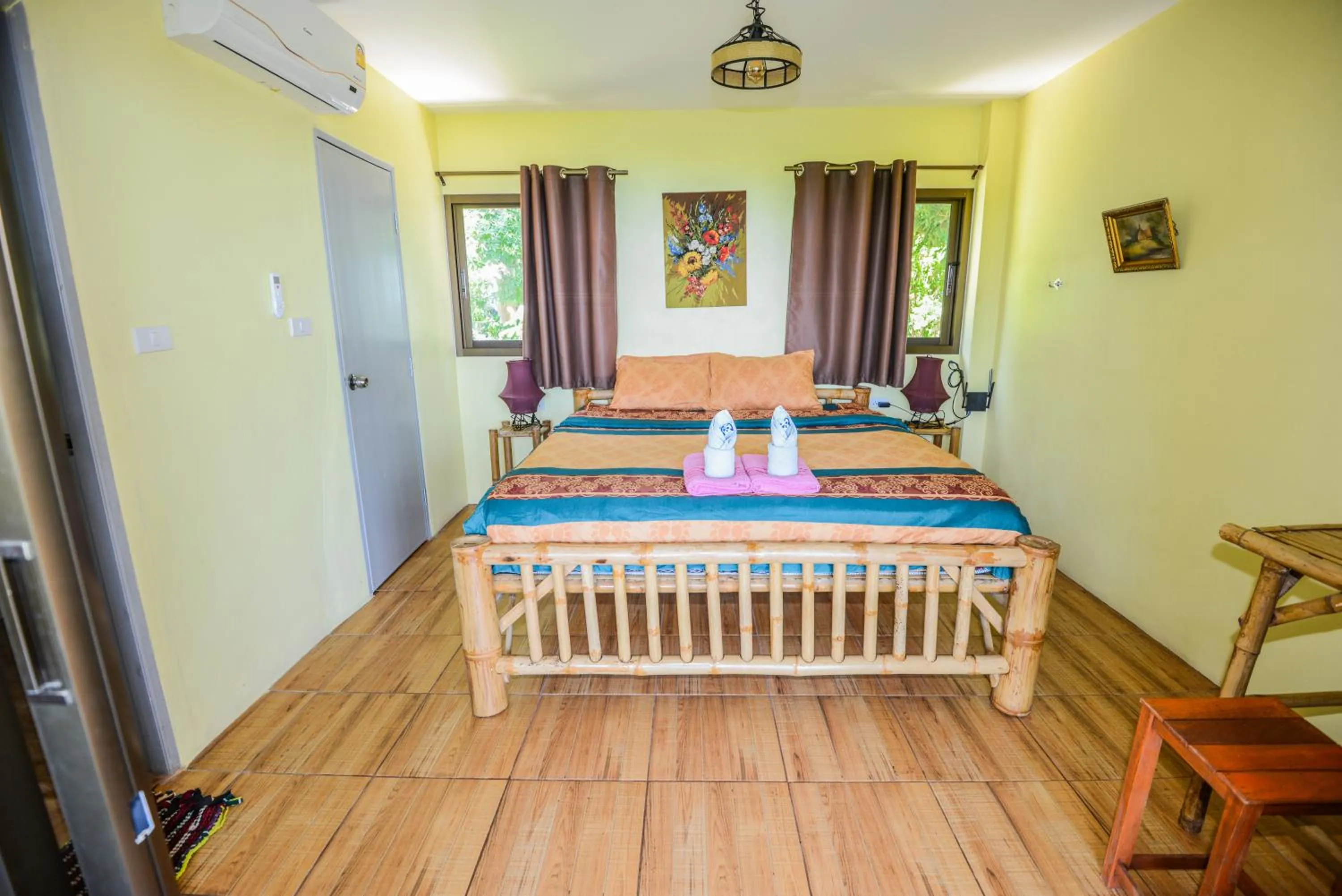 Bed in Sairee View Resort