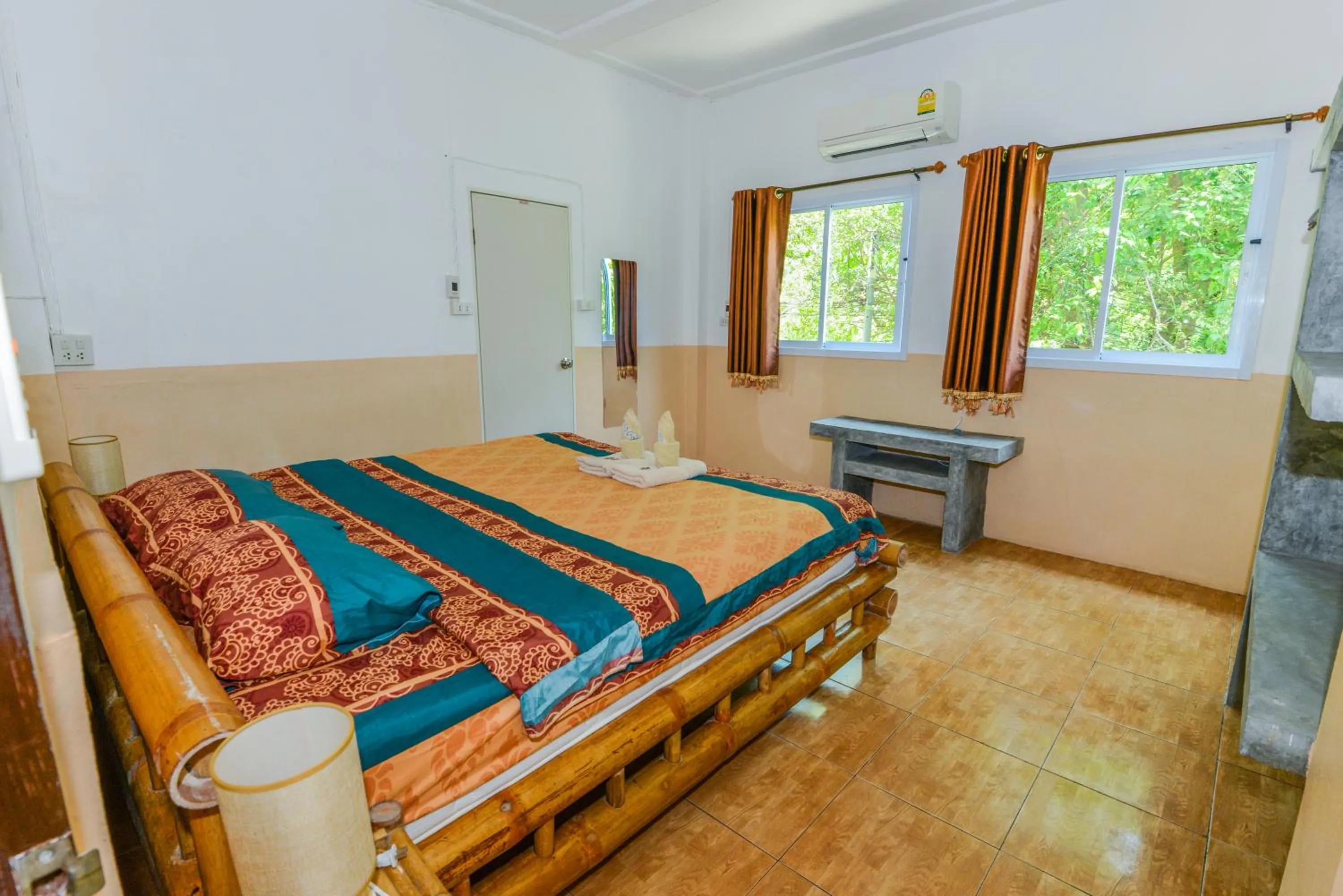 Bed in Sairee View Resort