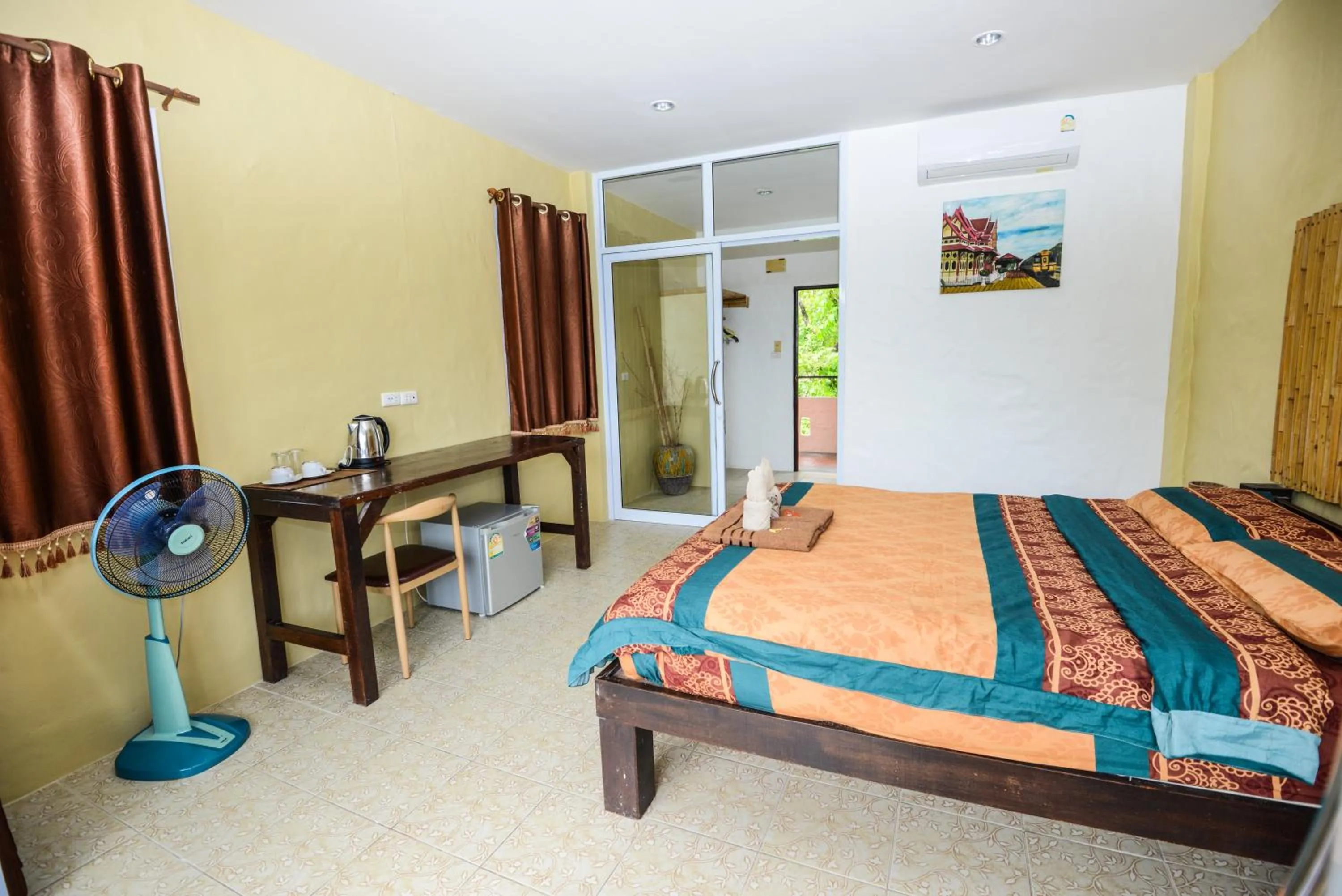 Bed in Sairee View Resort