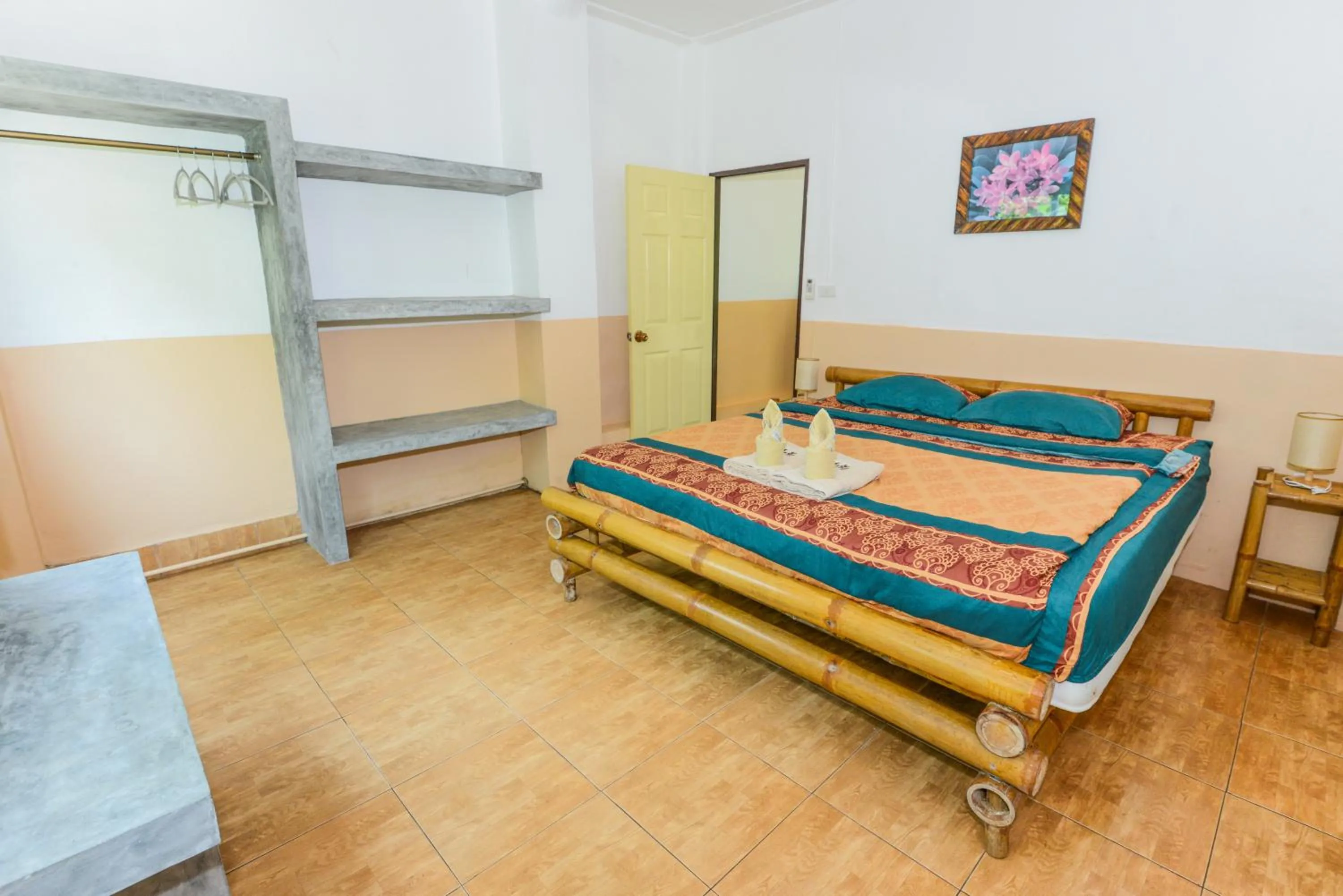 Bed in Sairee View Resort