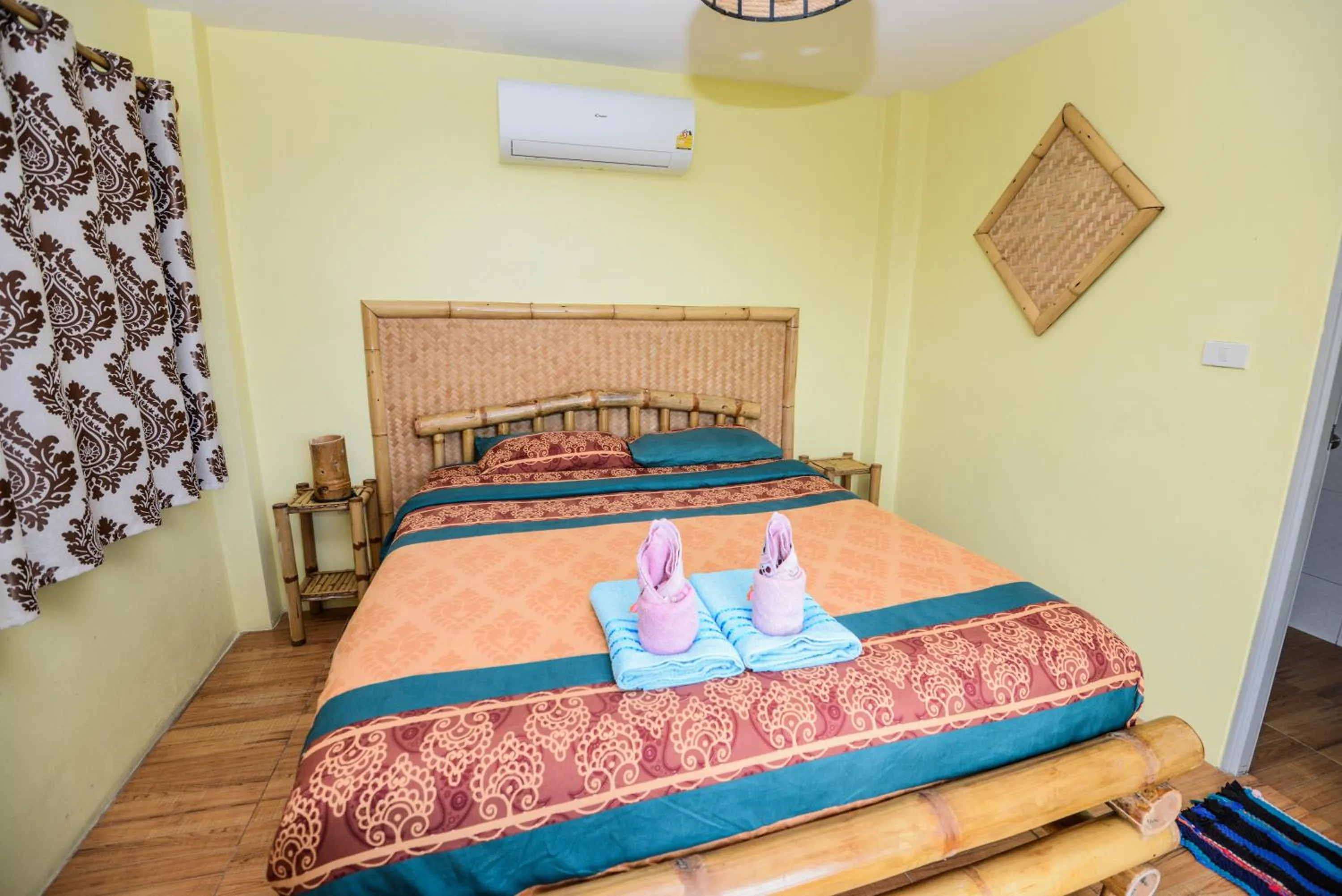 Bed in Sairee View Resort