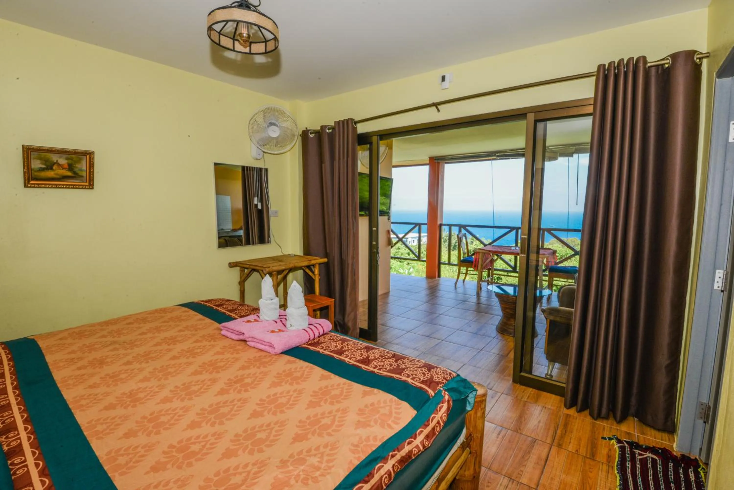 Bed in Sairee View Resort