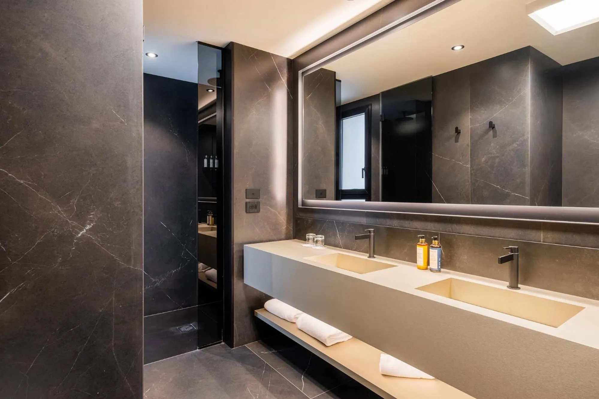 Shower in Eurostars Matera La Suite