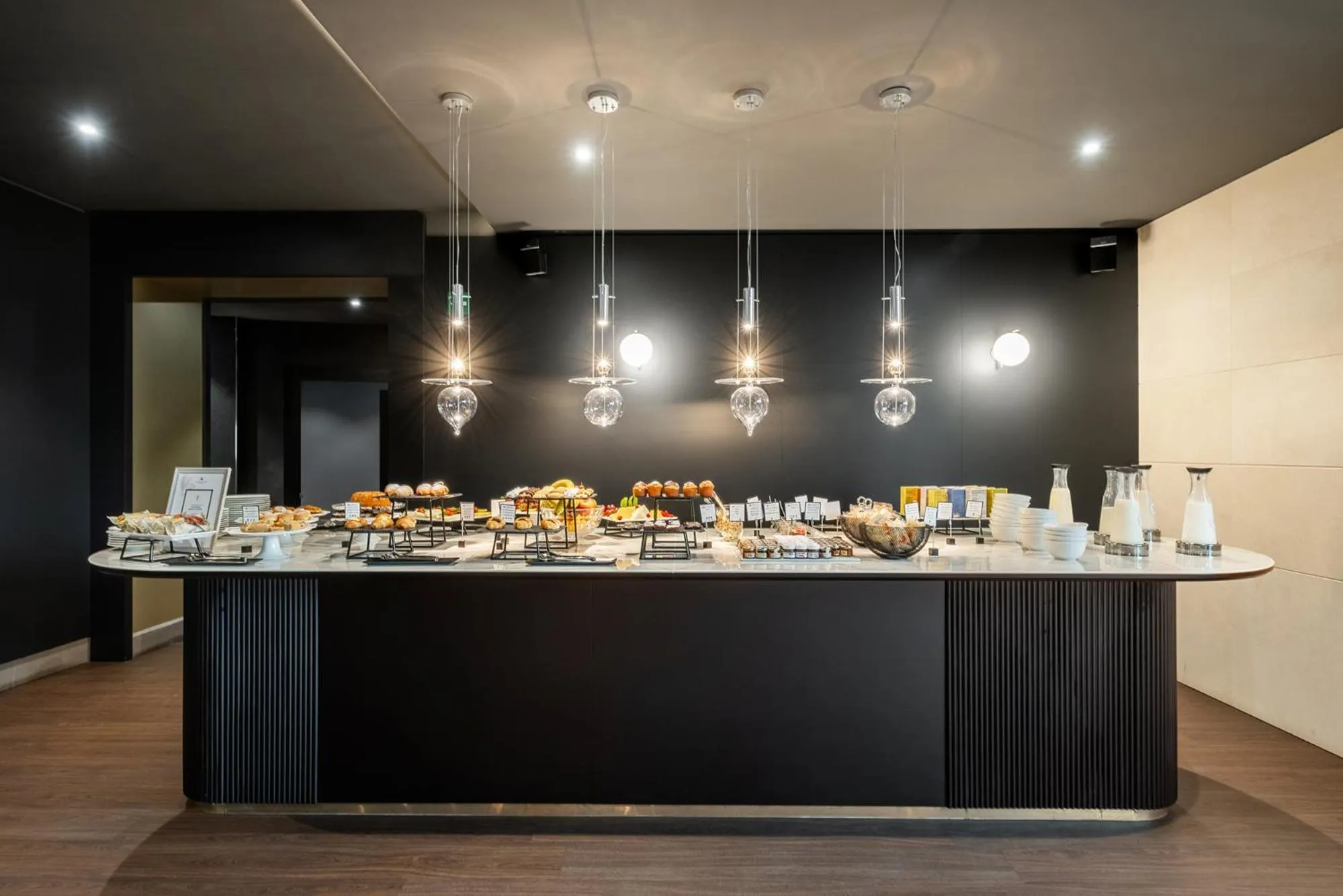 Food and drinks in Eurostars Matera La Suite