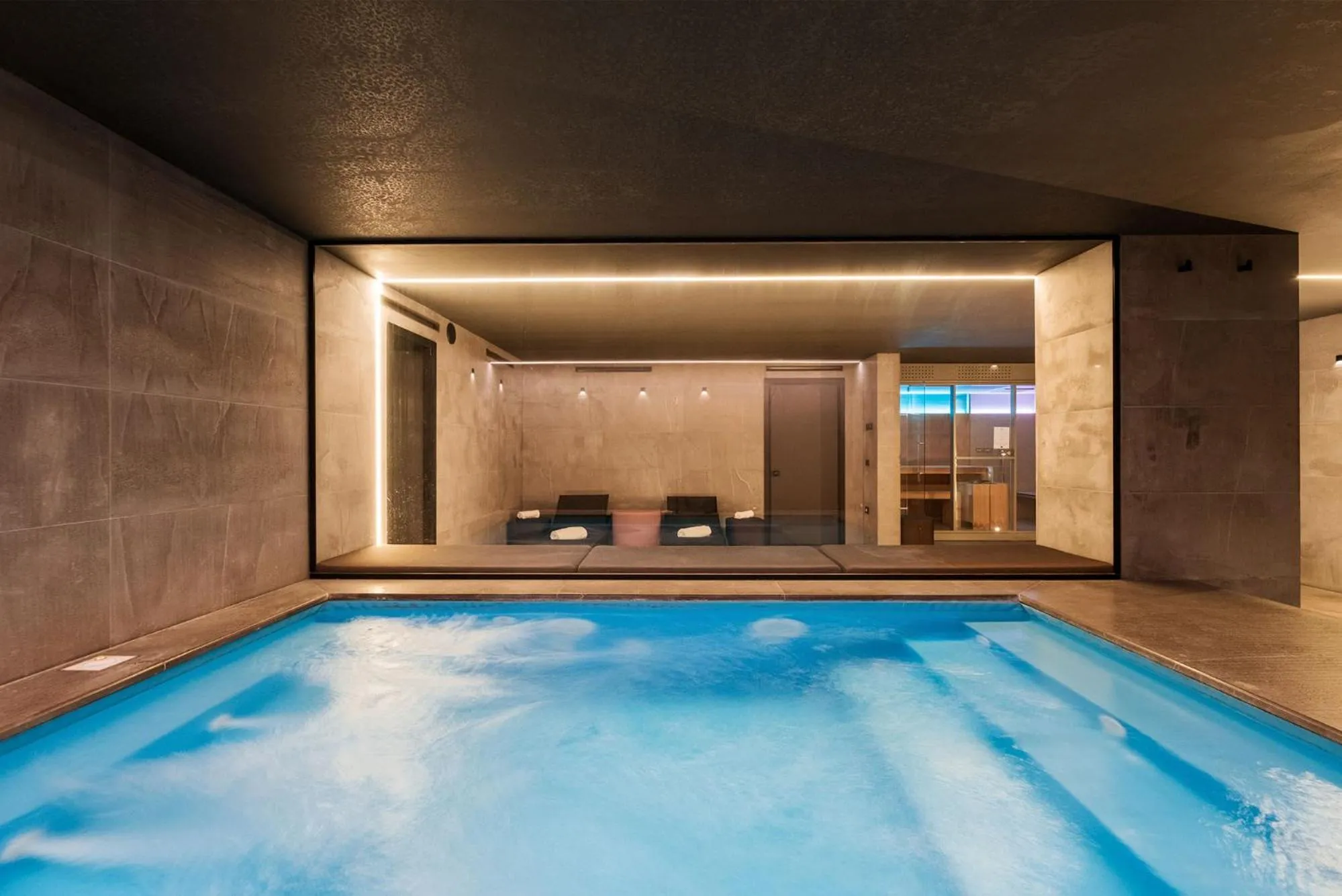 Hot Tub in Eurostars Matera La Suite