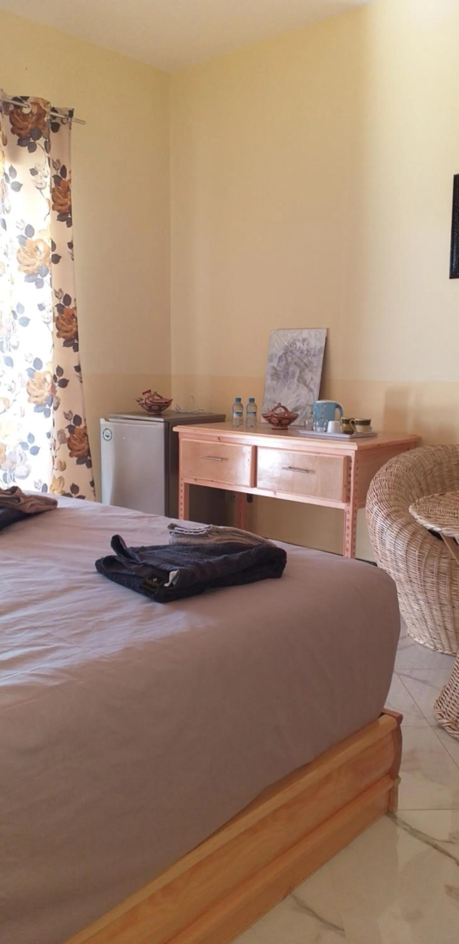 Coffee/tea facilities, Bed in MAISON D’HÔTE LES TORTUES -