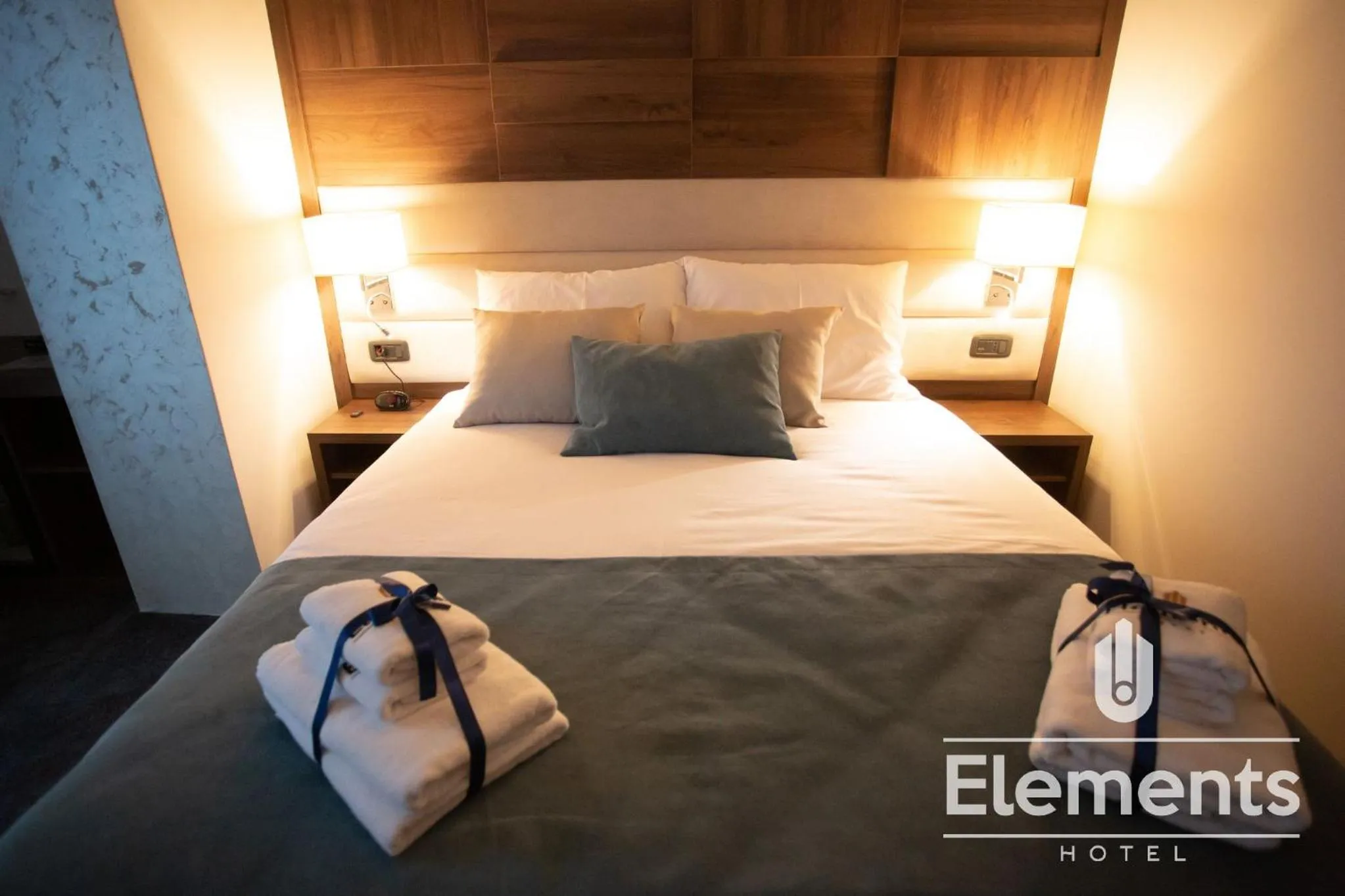 Bed in Hotel Elements