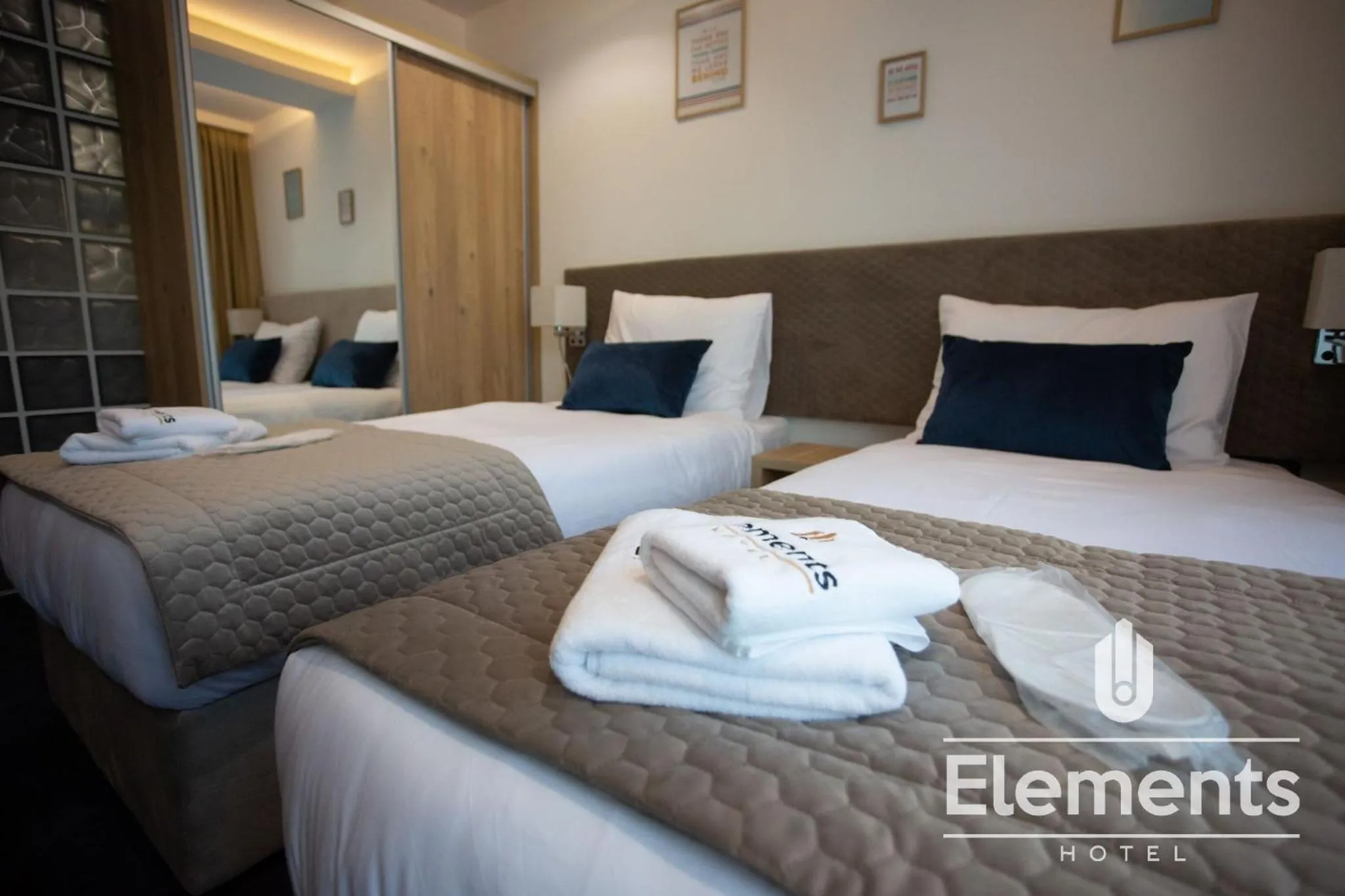 Bed in Hotel Elements