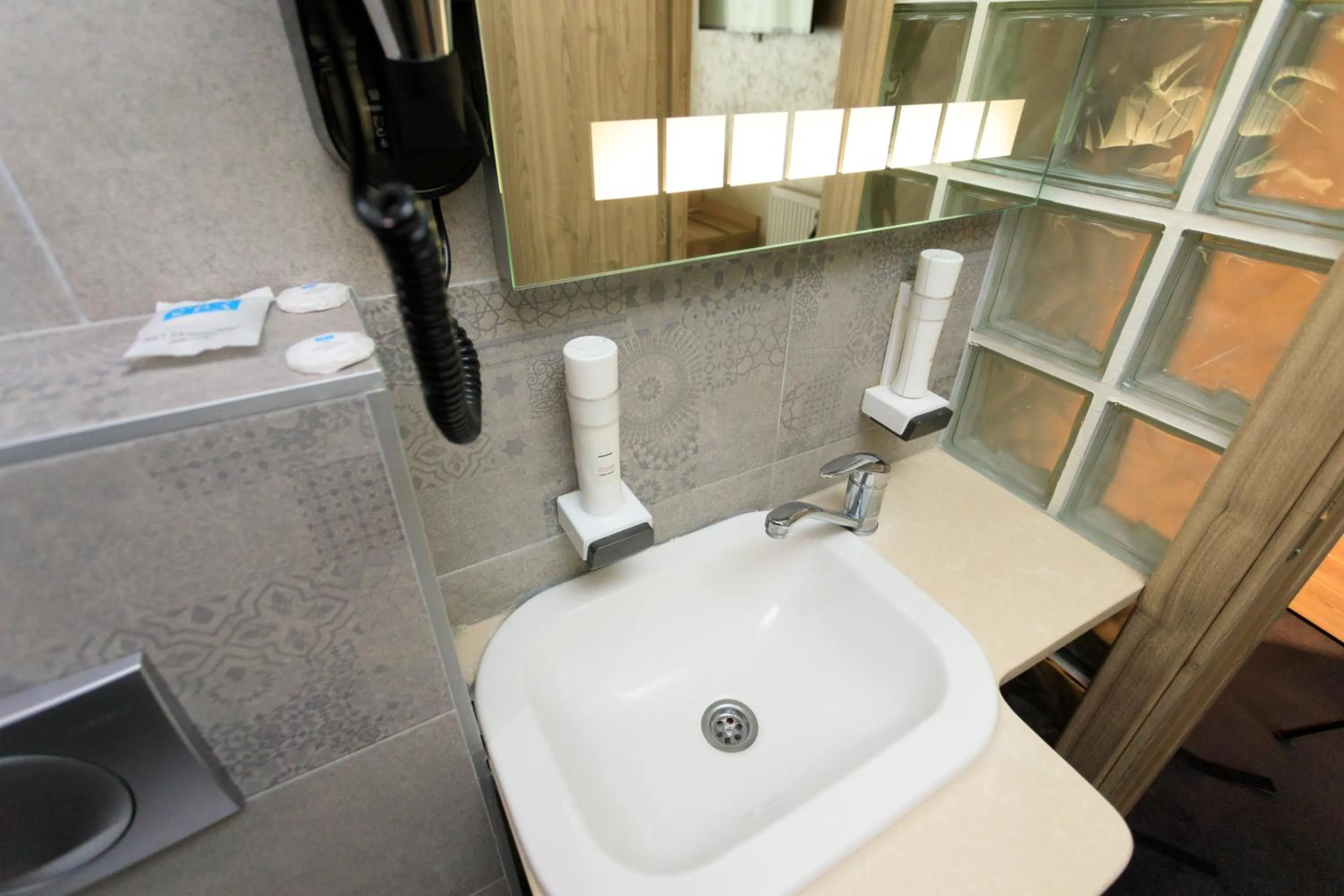 Toilet in Hotel Elements