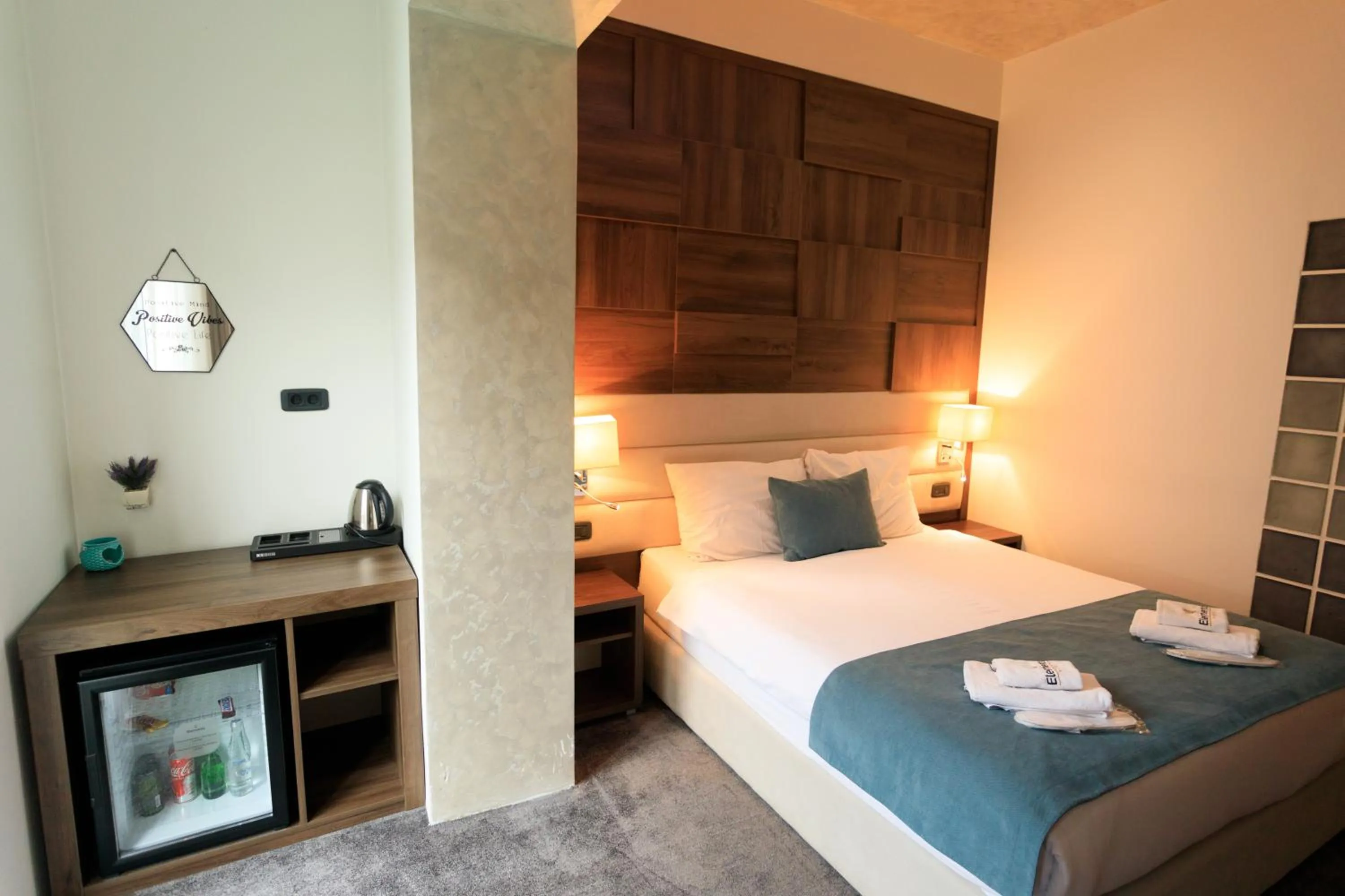 Photo of the whole room, Bed in Hotel Elements