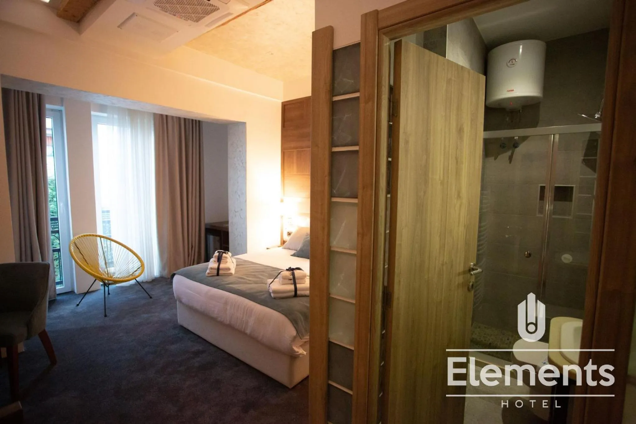 Photo of the whole room in Hotel Elements