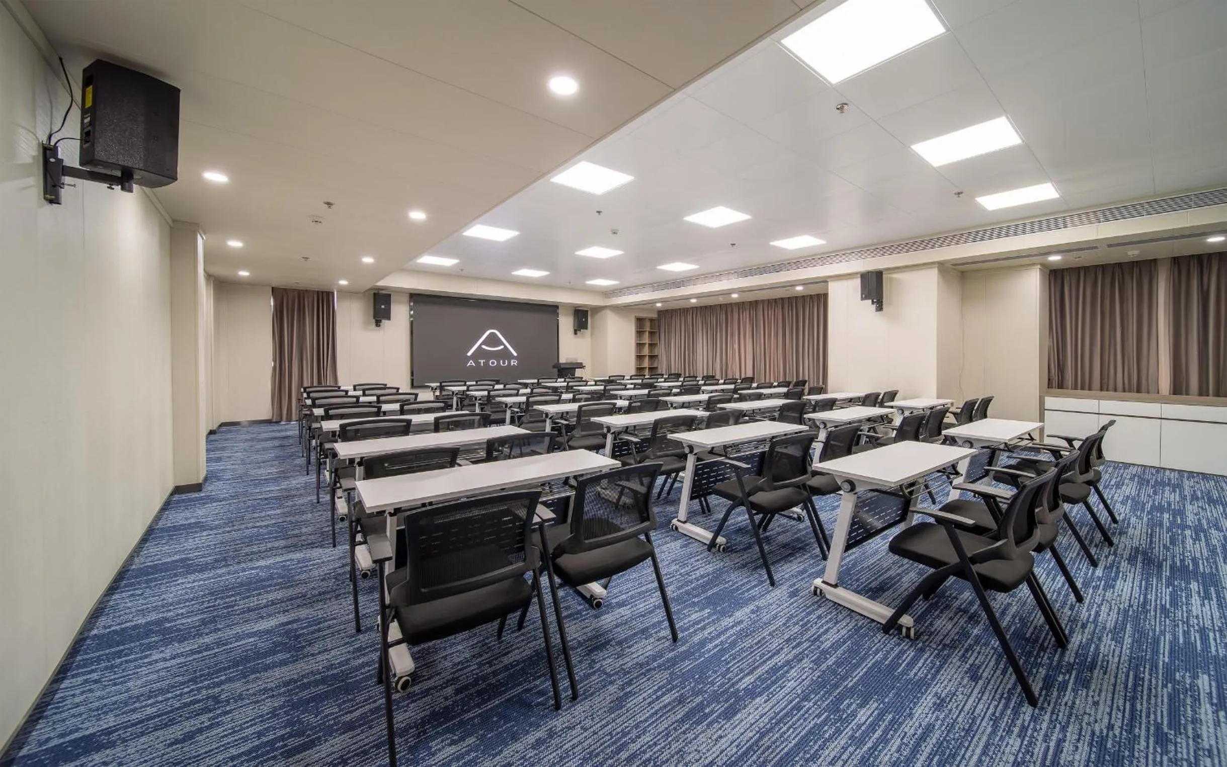 Atour Hotel Heyuan Wanlong