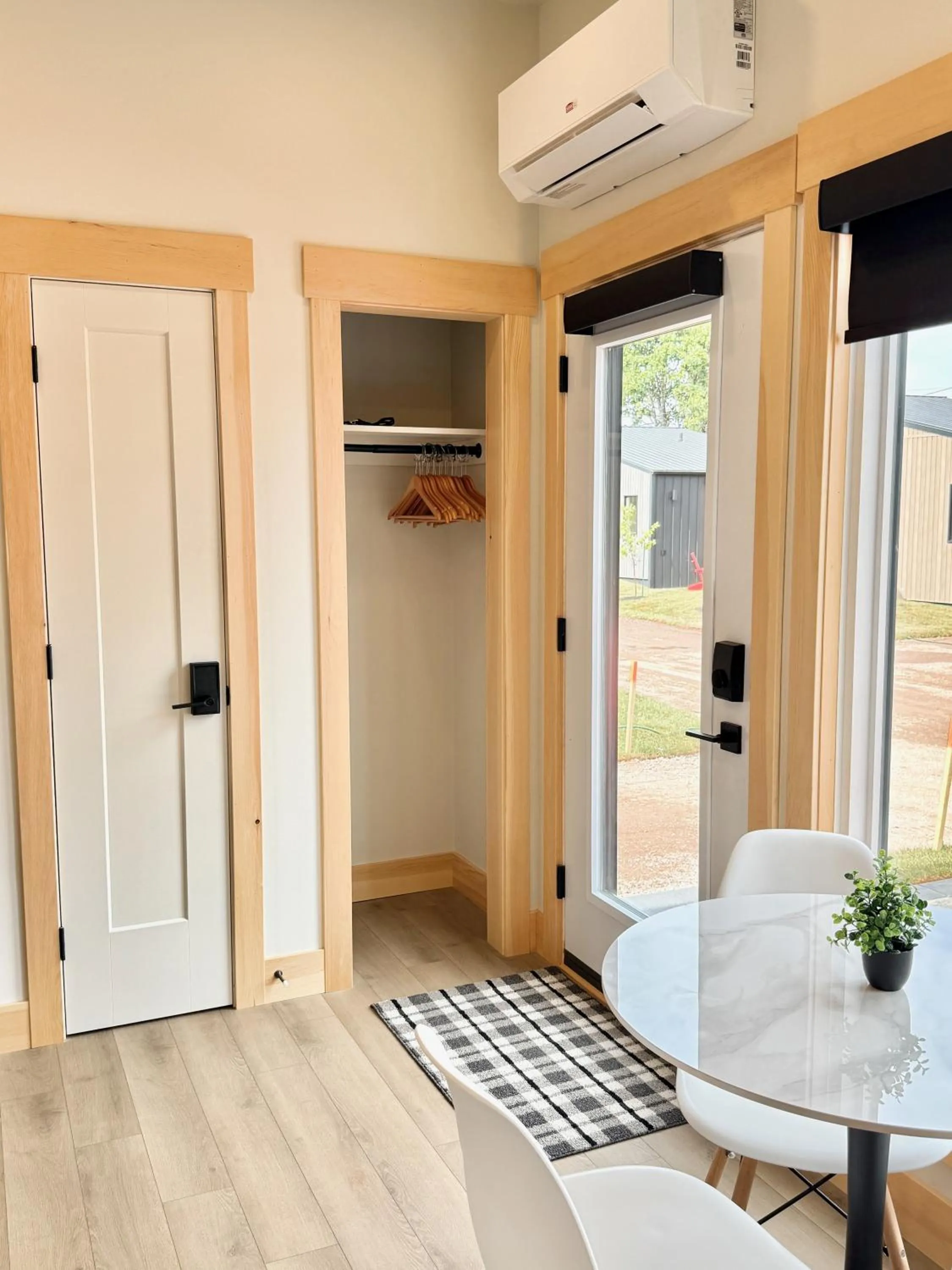 Royalty Maples Motel & Cottages