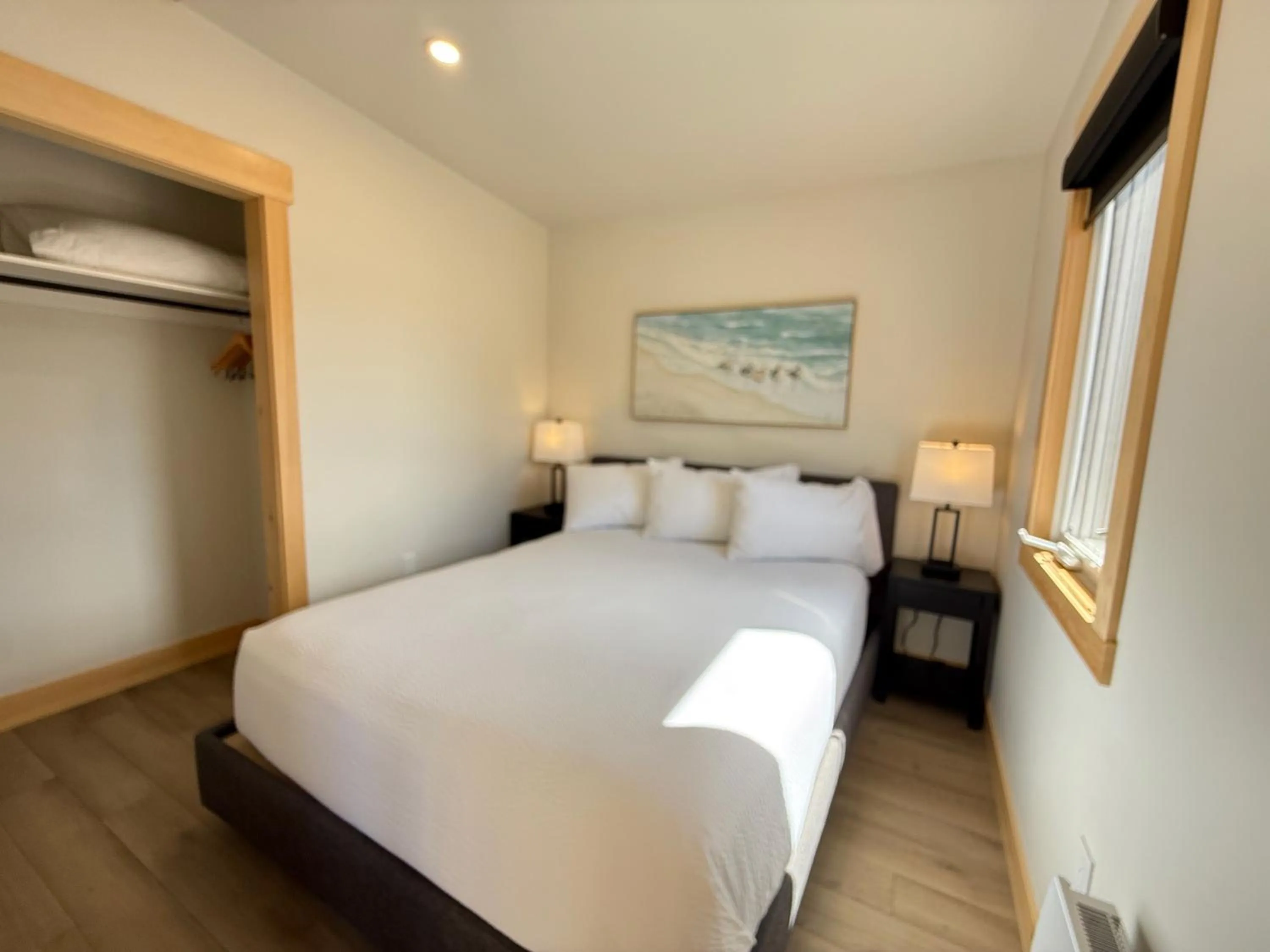 Bed in Royalty Maples Motel & Cottages