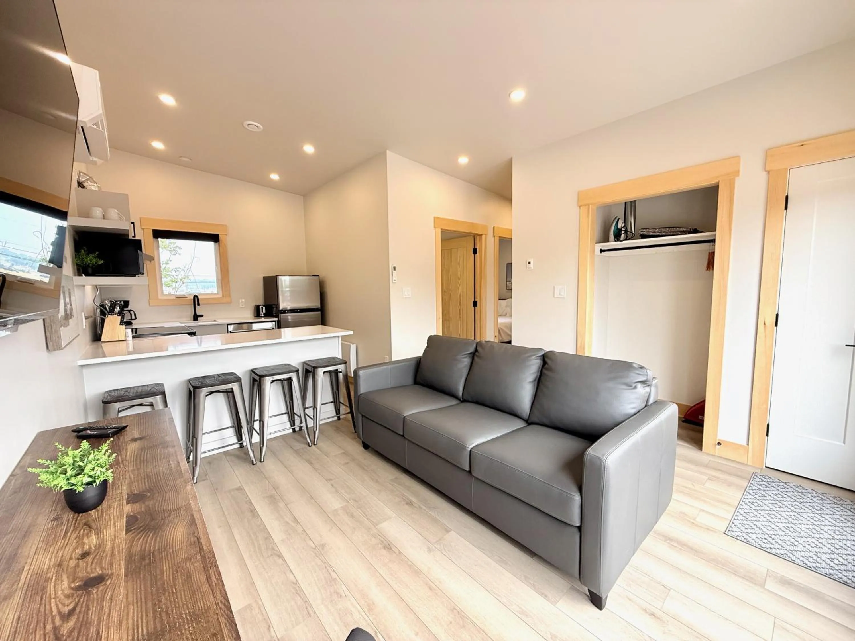 Royalty Maples Motel & Cottages