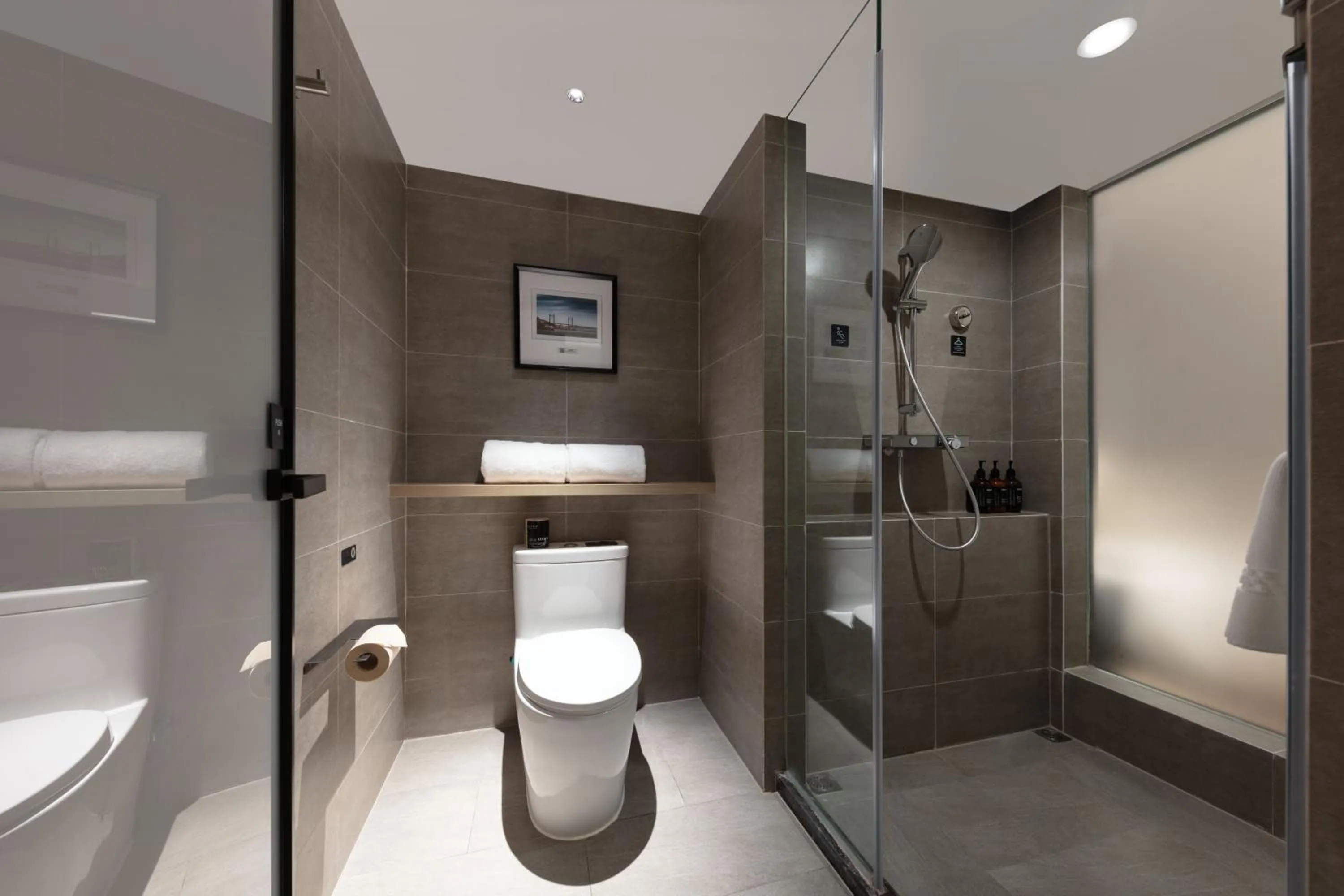 Shower in Atour Hotel New International Expo Center Longyang Road Shanghai