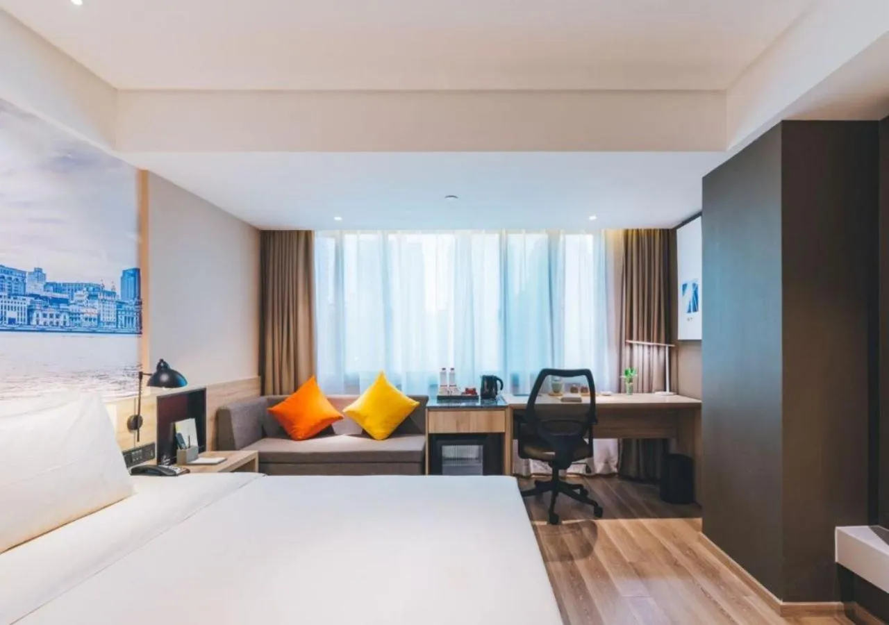 Bed in Atour Hotel New International Expo Center Longyang Road Shanghai